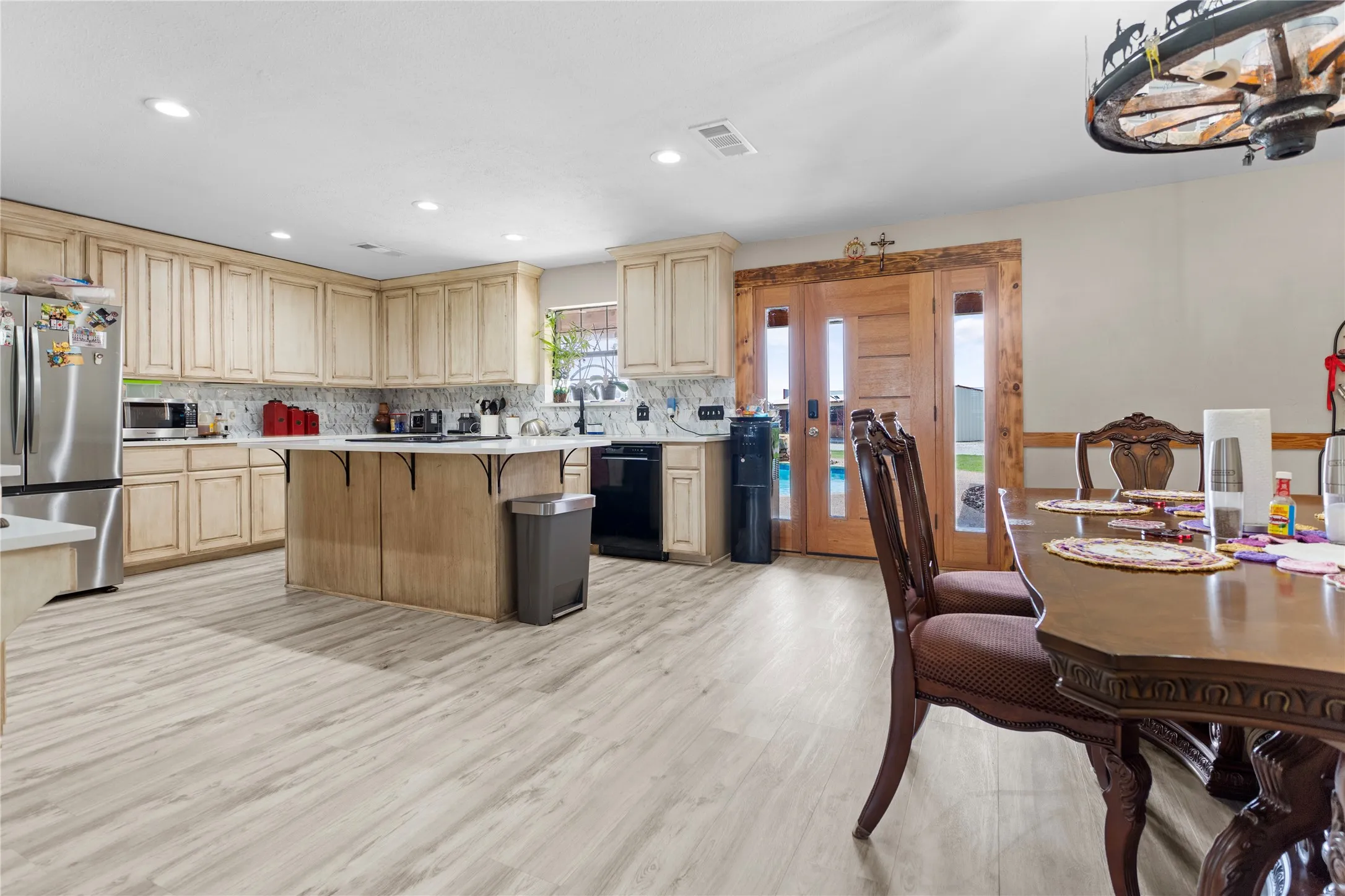 Farm For Sale in Hunt County , 163 County Road 3106, Campbell, Texas 75422, 3 Bedroom, 3 Bathroom, Garage spaces, 2,500 Sqft, built in 1998, mls#21255819, Real Estate Agent in Campbell, Homes For Sale in Hunt county, Homes For Sale in Campbell, Realtor in Campbell Texas, Real Estate Brokerage Independent Realty Texas, Luminita Cordes Realtor