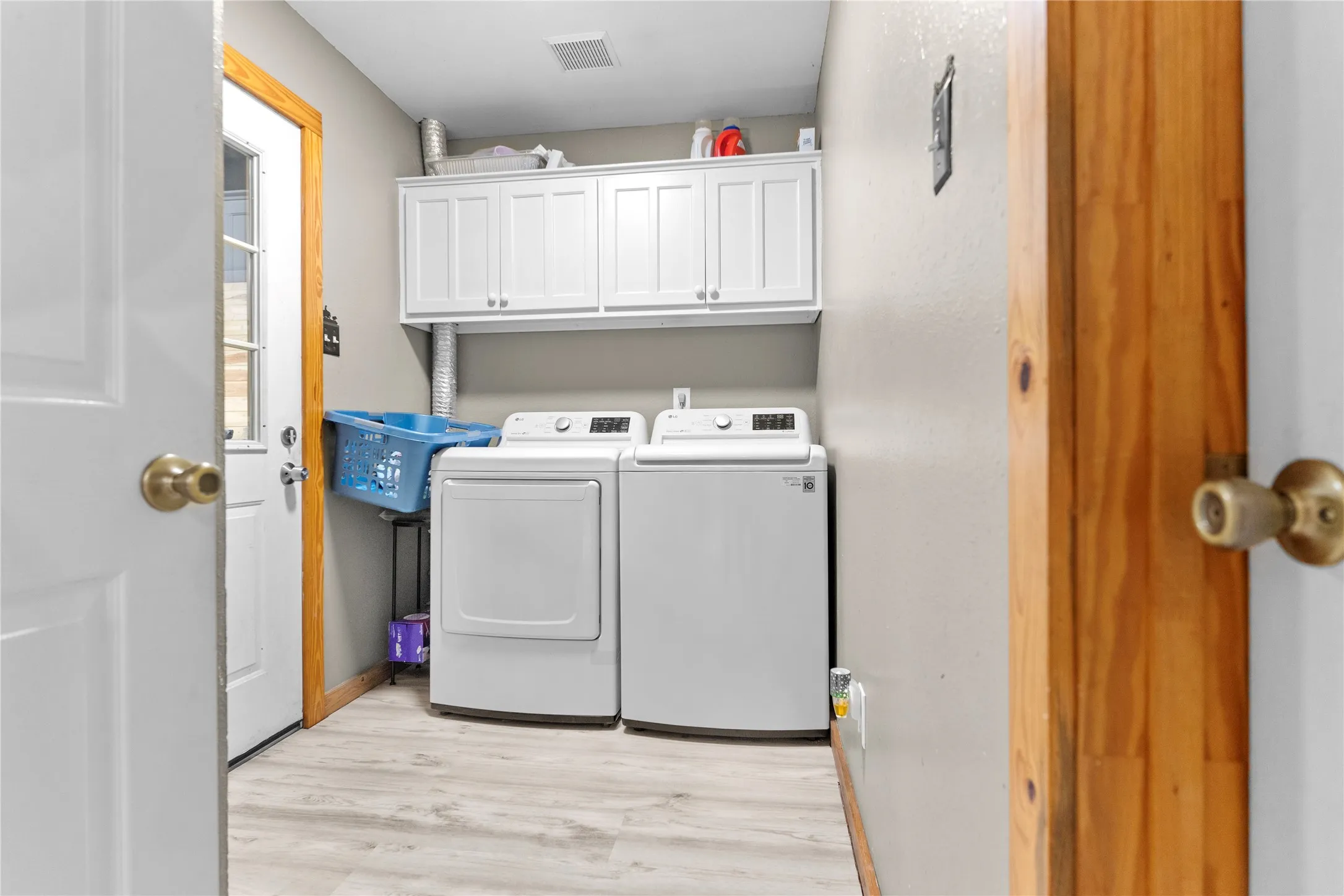 Farm For Sale in Hunt County , 163 County Road 3106, Campbell, Texas 75422, 3 Bedroom, 3 Bathroom, Garage spaces, 2,500 Sqft, built in 1998, mls#21255819, Real Estate Agent in Campbell, Homes For Sale in Hunt county, Homes For Sale in Campbell, Realtor in Campbell Texas, Real Estate Brokerage Independent Realty Texas, Luminita Cordes Realtor