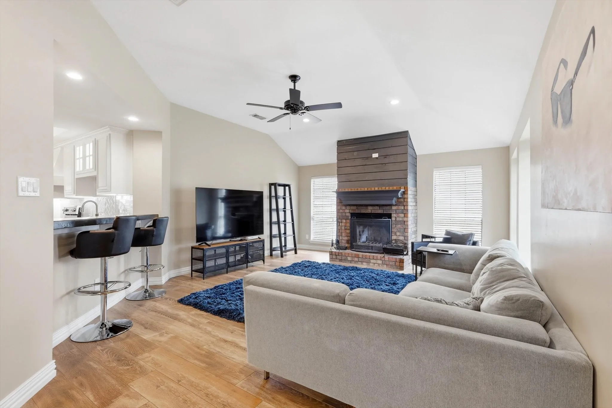 Single Family Residence For Sale in Dallas County , 1810 Apache Trail, Mesquite, Texas 75149, 3 Bedroom, 2 Bathroom, Garage spaces, 2,225 Sqft, built in 1987, mls#21255590, Real Estate Agent in Mesquite, Homes For Sale in Dallas county, Homes For Sale in Mesquite, Realtor in Mesquite Texas, Real Estate Brokerage Independent Realty Texas, Luminita Cordes Realtor