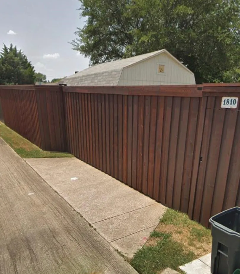 Whether you're running a small business, storing equipment, hosting clients, or simply wanting additional privacy, the electric gate creates a level of flexibility and convenience that sets this property apart from the competition.
