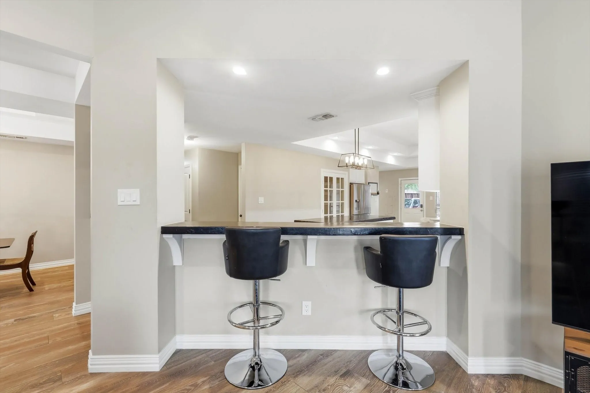 Single Family Residence For Sale in Dallas County , 1810 Apache Trail, Mesquite, Texas 75149, 3 Bedroom, 2 Bathroom, Garage spaces, 2,225 Sqft, built in 1987, mls#21255590, Real Estate Agent in Mesquite, Homes For Sale in Dallas county, Homes For Sale in Mesquite, Realtor in Mesquite Texas, Real Estate Brokerage Independent Realty Texas, Luminita Cordes Realtor