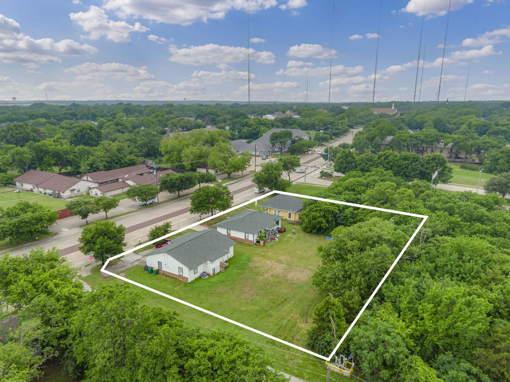 Retail For Sale in Dallas County , 301 W Belt Line Road, Cedar Hill, Texas 75104, 0, 0, Garage spaces, 0 Sqft, built in 1950, Preowned, mls#21255855, Real Estate Agent in Cedar Hill, Homes For Sale in Dallas county, Homes For Sale in Cedar Hill, Realtor in Cedar Hill Texas, Real Estate Brokerage Independent Realty Texas, Luminita Cordes Realtor