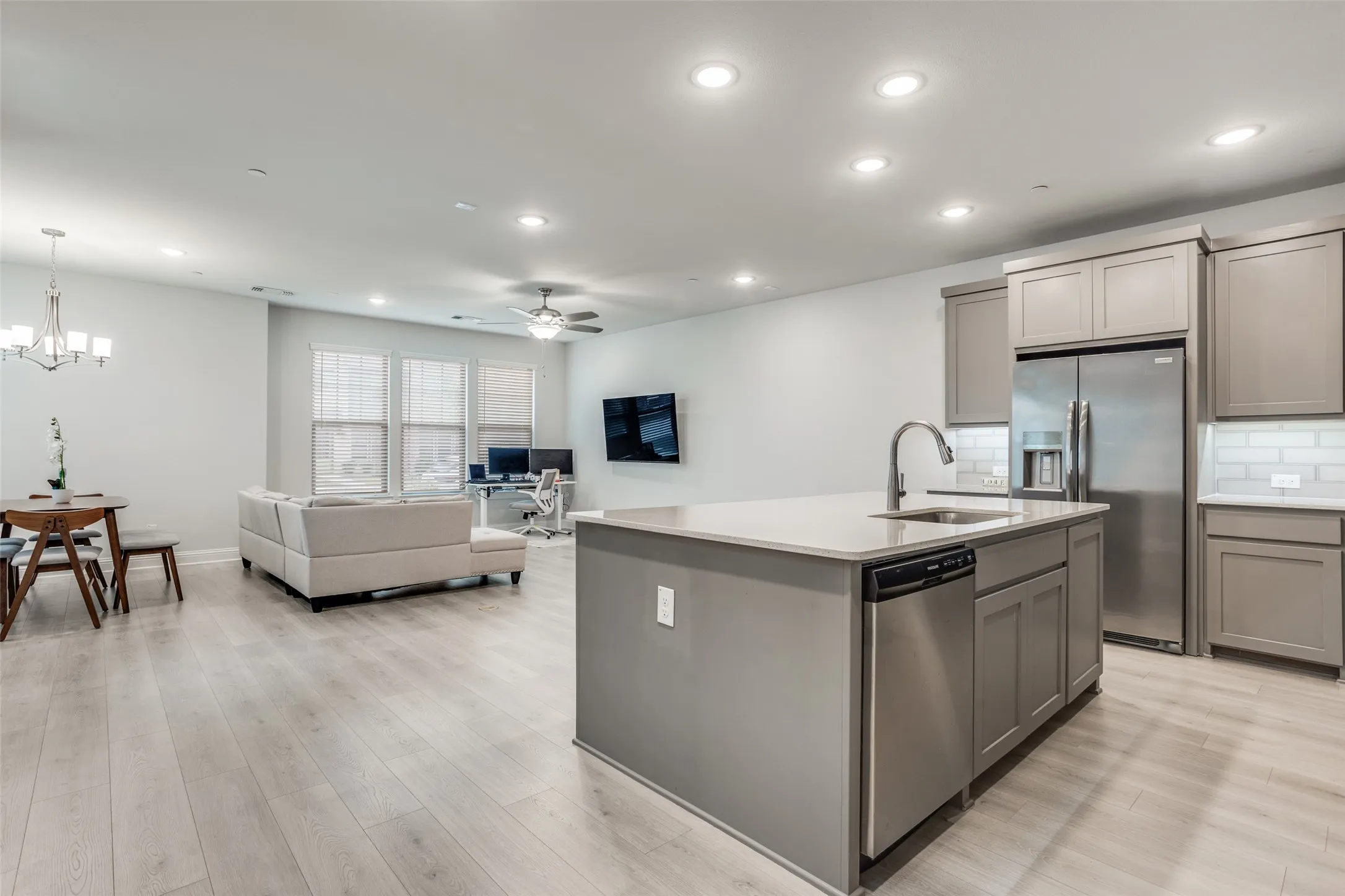 Townhouse For Sale in Collin County , 1971 Newman Avenue, Allen, Texas 75013, 3 Bedroom, 3 Bathroom, 2 Garage spaces, 2,159 Sqft, built in 2023, Preowned, mls#21251116, Real Estate Agent in Allen, Homes For Sale in Collin county, Homes For Sale in Allen, Realtor in Allen Texas, Real Estate Brokerage Independent Realty Texas, Luminita Cordes Realtor