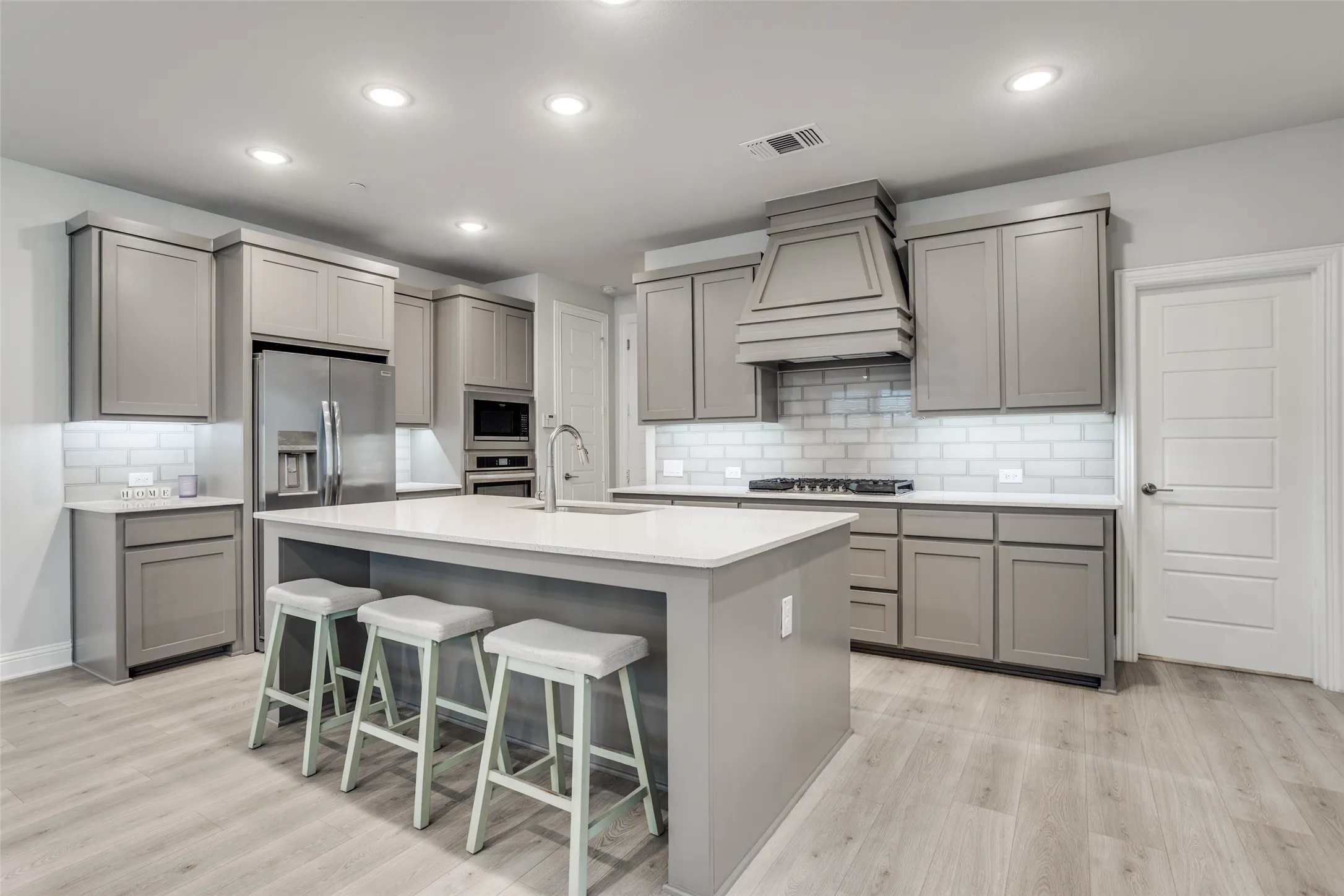 Townhouse For Sale in Collin County , 1971 Newman Avenue, Allen, Texas 75013, 3 Bedroom, 3 Bathroom, 2 Garage spaces, 2,159 Sqft, built in 2023, Preowned, mls#21251116, Real Estate Agent in Allen, Homes For Sale in Collin county, Homes For Sale in Allen, Realtor in Allen Texas, Real Estate Brokerage Independent Realty Texas, Luminita Cordes Realtor