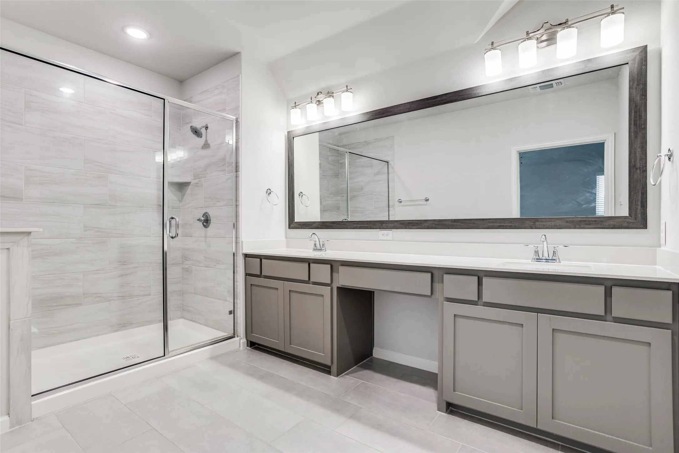 Townhouse For Sale in Collin County , 1971 Newman Avenue, Allen, Texas 75013, 3 Bedroom, 3 Bathroom, 2 Garage spaces, 2,159 Sqft, built in 2023, Preowned, mls#21251116, Real Estate Agent in Allen, Homes For Sale in Collin county, Homes For Sale in Allen, Realtor in Allen Texas, Real Estate Brokerage Independent Realty Texas, Luminita Cordes Realtor