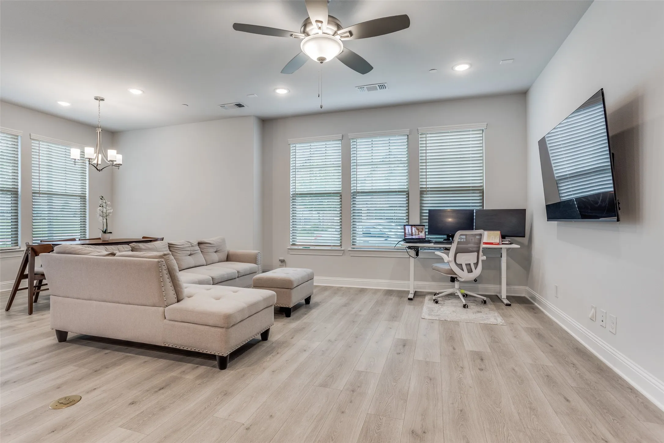Townhouse For Sale in Collin County , 1971 Newman Avenue, Allen, Texas 75013, 3 Bedroom, 3 Bathroom, 2 Garage spaces, 2,159 Sqft, built in 2023, Preowned, mls#21251116, Real Estate Agent in Allen, Homes For Sale in Collin county, Homes For Sale in Allen, Realtor in Allen Texas, Real Estate Brokerage Independent Realty Texas, Luminita Cordes Realtor