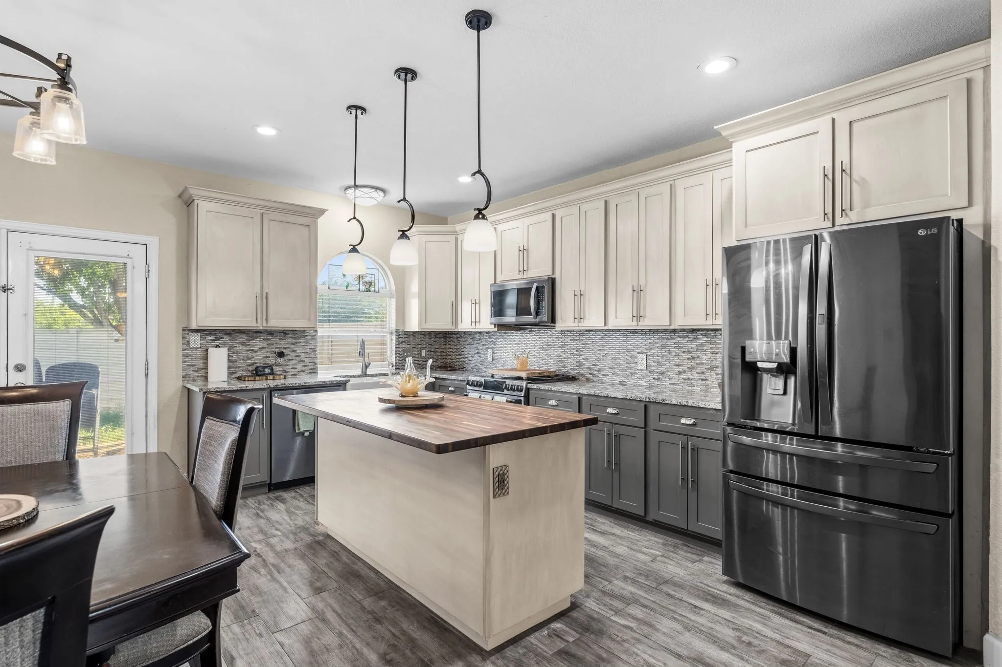 Single Family Residence For Sale in Denton County , 420 Goodnight Trail, Justin, Texas 76247, 4 Bedrooms, 3 Bathrooms, 2 Garage spaces, 2,314 Sqft, built in 2002, Preowned, Price $385,000, mls#21254576, Real Estate Agent in Justin, Homes For Sale in Denton county, Homes For Sale in Justin, Realtor in Justin Texas, Real Estate Brokerage Independent Realty Texas, Luminita Cordes Realtor