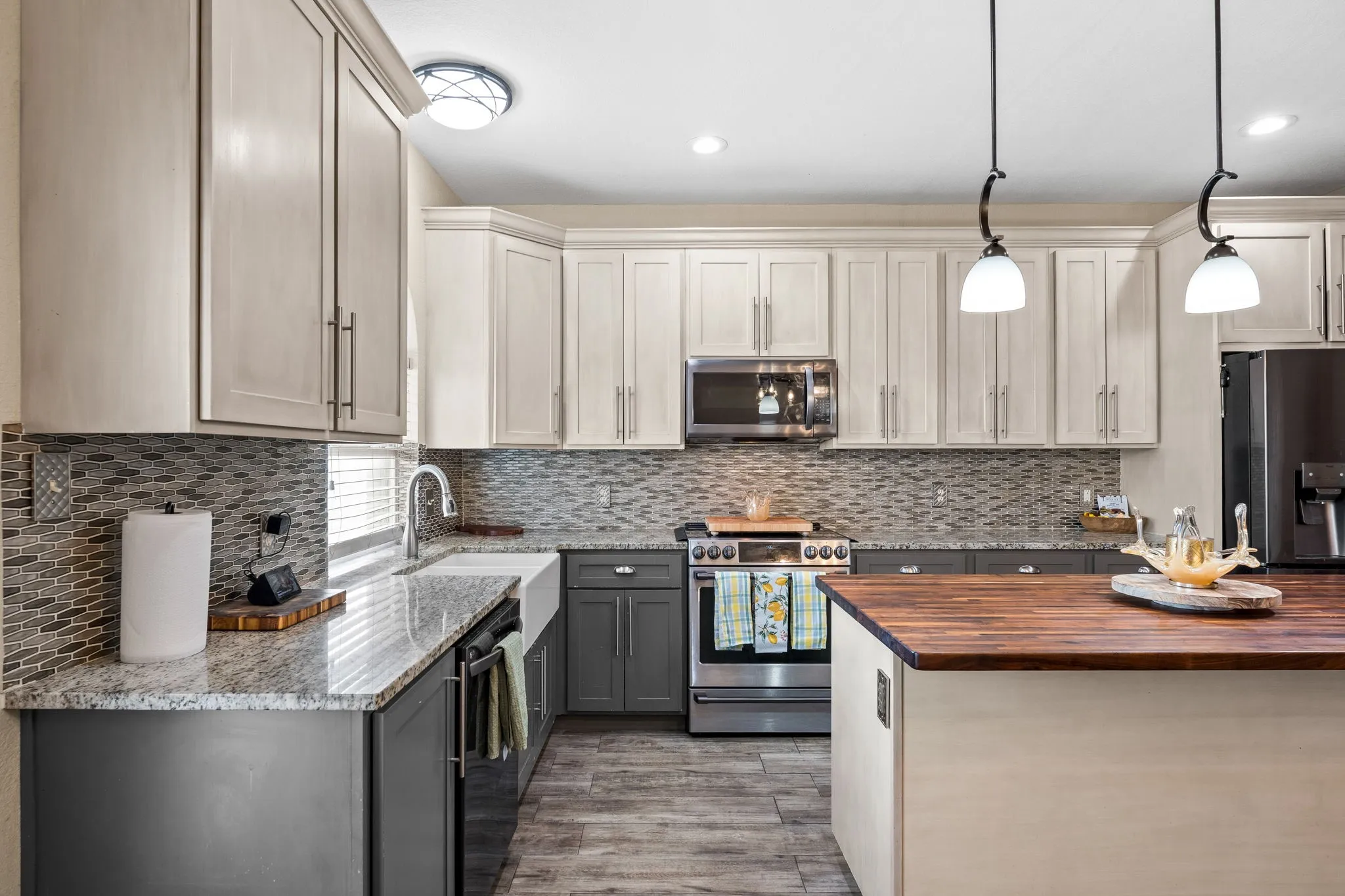Single Family Residence For Sale in Denton County , 420 Goodnight Trail, Justin, Texas 76247, 4 Bedrooms, 3 Bathrooms, 2 Garage spaces, 2,314 Sqft, built in 2002, Preowned, Price $385,000, mls#21254576, Real Estate Agent in Justin, Homes For Sale in Denton county, Homes For Sale in Justin, Realtor in Justin Texas, Real Estate Brokerage Independent Realty Texas, Luminita Cordes Realtor