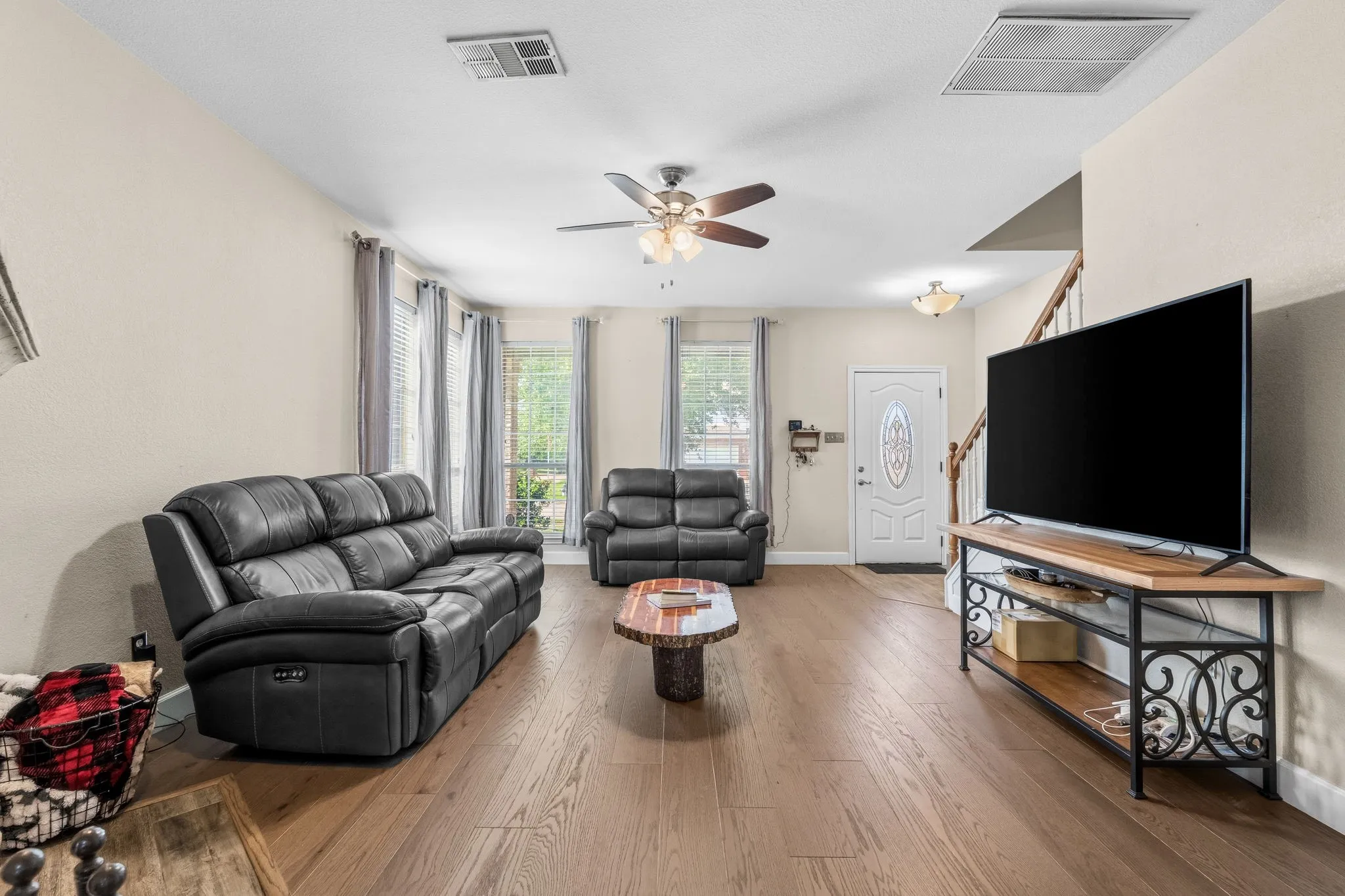 Single Family Residence For Sale in Denton County , 420 Goodnight Trail, Justin, Texas 76247, 4 Bedrooms, 3 Bathrooms, 2 Garage spaces, 2,314 Sqft, built in 2002, Preowned, Price $385,000, mls#21254576, Real Estate Agent in Justin, Homes For Sale in Denton county, Homes For Sale in Justin, Realtor in Justin Texas, Real Estate Brokerage Independent Realty Texas, Luminita Cordes Realtor