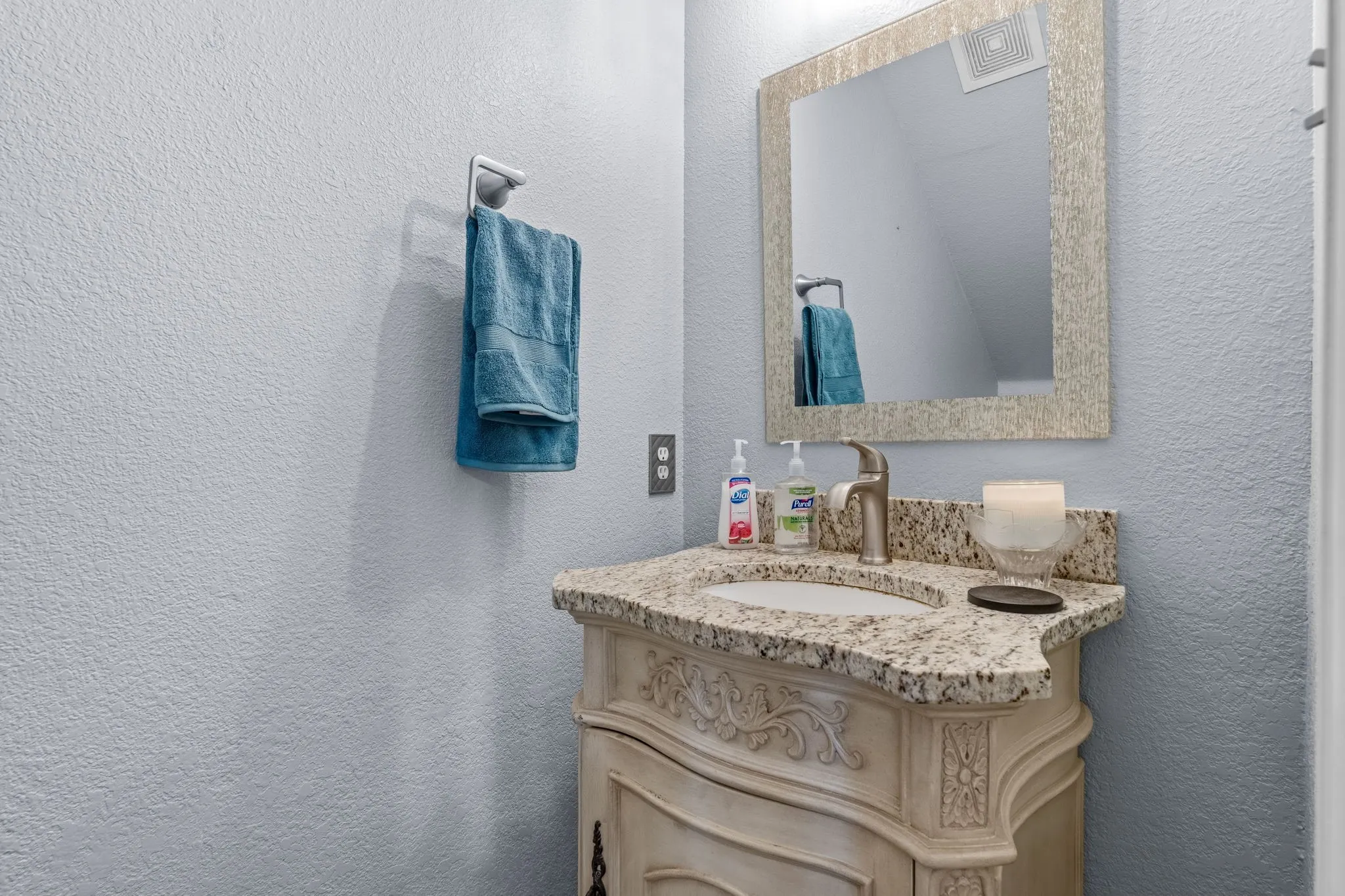 Single Family Residence For Sale in Denton County , 420 Goodnight Trail, Justin, Texas 76247, 4 Bedrooms, 3 Bathrooms, 2 Garage spaces, 2,314 Sqft, built in 2002, Preowned, Price $385,000, mls#21254576, Real Estate Agent in Justin, Homes For Sale in Denton county, Homes For Sale in Justin, Realtor in Justin Texas, Real Estate Brokerage Independent Realty Texas, Luminita Cordes Realtor
