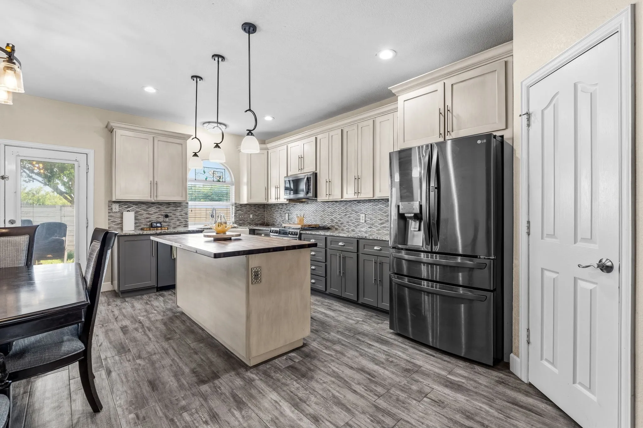 Single Family Residence For Sale in Denton County , 420 Goodnight Trail, Justin, Texas 76247, 4 Bedrooms, 3 Bathrooms, 2 Garage spaces, 2,314 Sqft, built in 2002, Preowned, Price $385,000, mls#21254576, Real Estate Agent in Justin, Homes For Sale in Denton county, Homes For Sale in Justin, Realtor in Justin Texas, Real Estate Brokerage Independent Realty Texas, Luminita Cordes Realtor