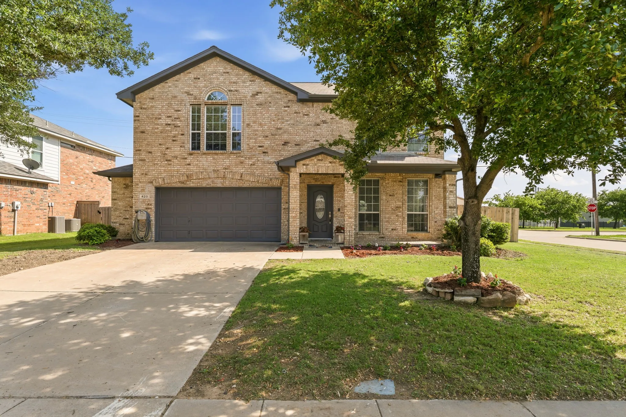 Single Family Residence For Sale in Denton County , 420 Goodnight Trail, Justin, Texas 76247, 4 Bedrooms, 3 Bathrooms, 2 Garage spaces, 2,314 Sqft, built in 2002, Preowned, Price $385,000, mls#21254576, Real Estate Agent in Justin, Homes For Sale in Denton county, Homes For Sale in Justin, Realtor in Justin Texas, Real Estate Brokerage Independent Realty Texas, Luminita Cordes Realtor