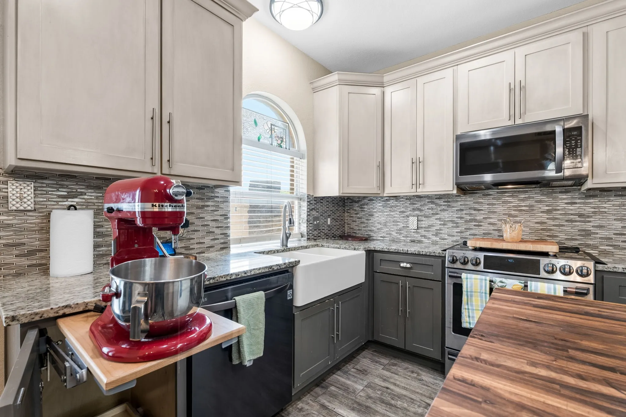 Single Family Residence For Sale in Denton County , 420 Goodnight Trail, Justin, Texas 76247, 4 Bedrooms, 3 Bathrooms, 2 Garage spaces, 2,314 Sqft, built in 2002, Preowned, Price $385,000, mls#21254576, Real Estate Agent in Justin, Homes For Sale in Denton county, Homes For Sale in Justin, Realtor in Justin Texas, Real Estate Brokerage Independent Realty Texas, Luminita Cordes Realtor