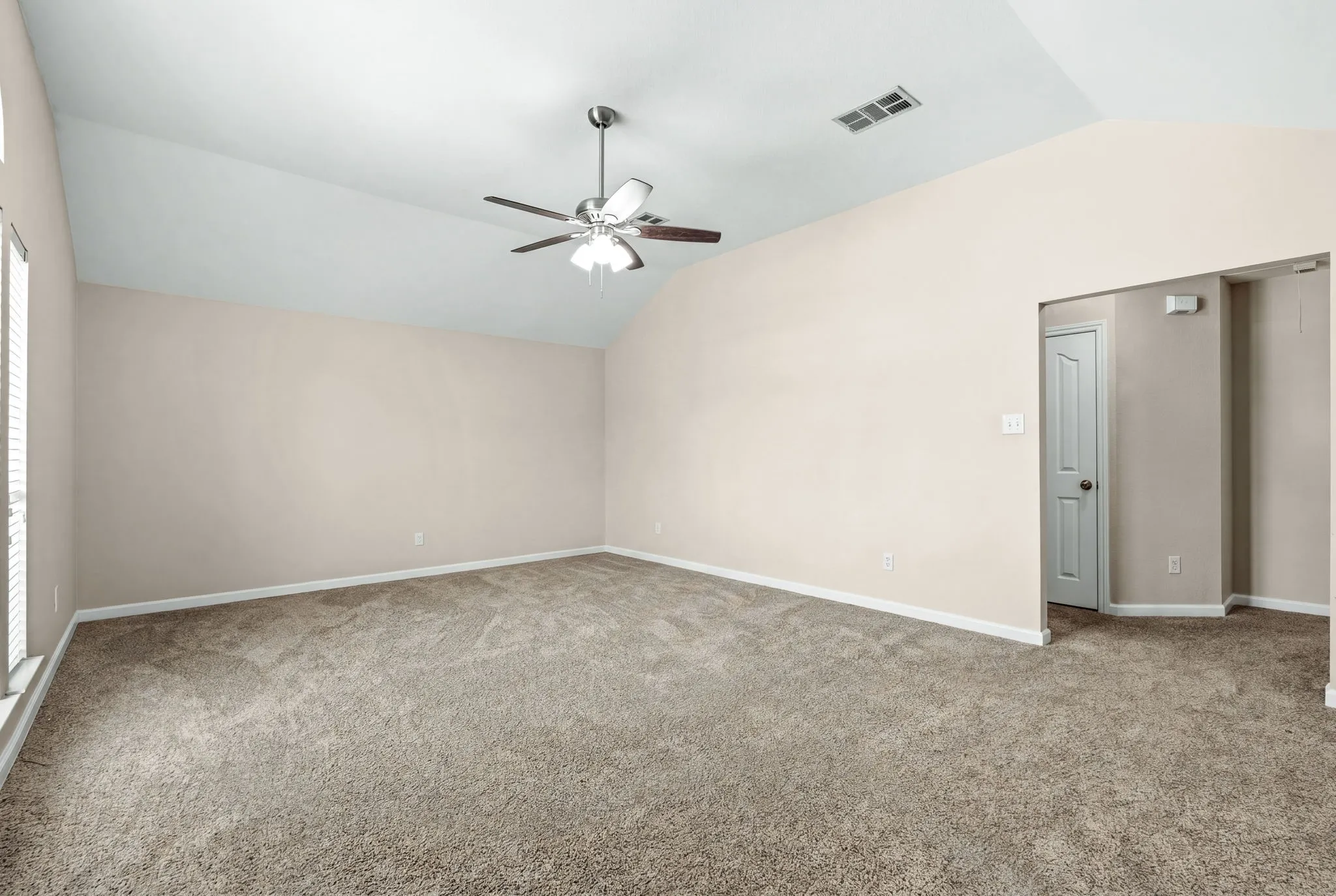 Single Family Residence For Sale in Denton County , 420 Goodnight Trail, Justin, Texas 76247, 4 Bedrooms, 3 Bathrooms, 2 Garage spaces, 2,314 Sqft, built in 2002, Preowned, Price $385,000, mls#21254576, Real Estate Agent in Justin, Homes For Sale in Denton county, Homes For Sale in Justin, Realtor in Justin Texas, Real Estate Brokerage Independent Realty Texas, Luminita Cordes Realtor