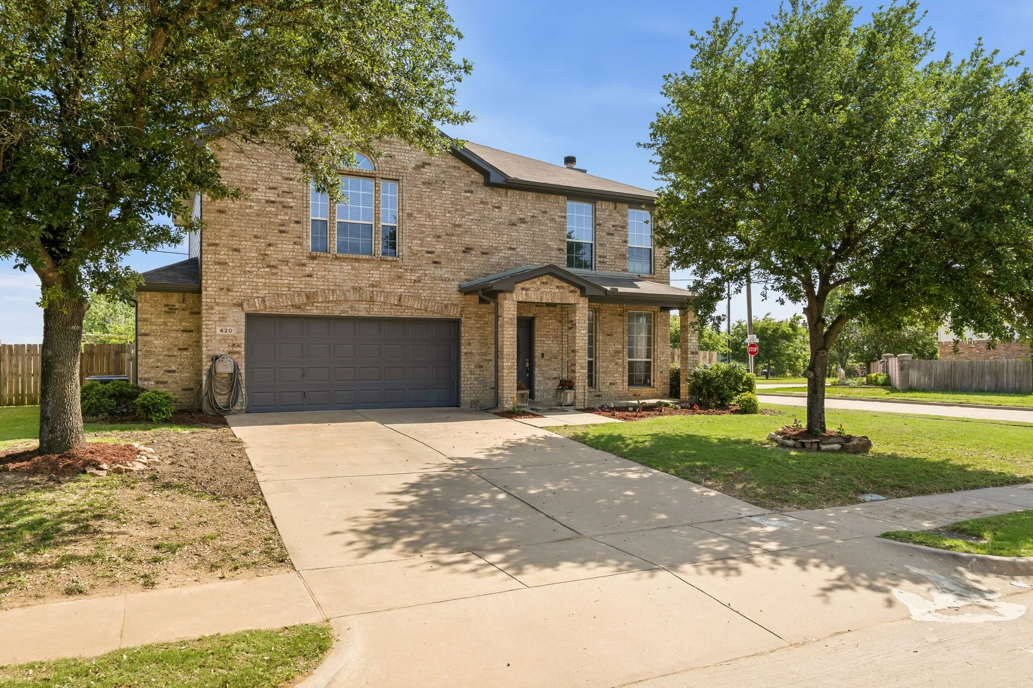 Single Family Residence For Sale in Denton County , 420 Goodnight Trail, Justin, Texas 76247, 4 Bedrooms, 3 Bathrooms, 2 Garage spaces, 2,314 Sqft, built in 2002, Preowned, Price $385,000, mls#21254576, Real Estate Agent in Justin, Homes For Sale in Denton county, Homes For Sale in Justin, Realtor in Justin Texas, Real Estate Brokerage Independent Realty Texas, Luminita Cordes Realtor