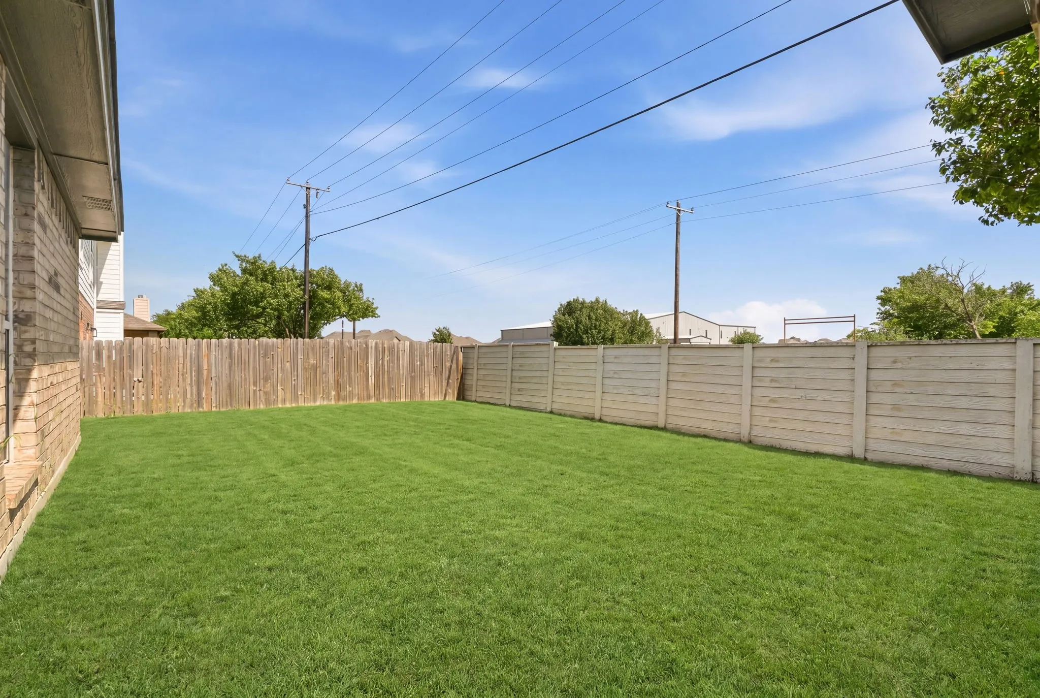 Single Family Residence For Sale in Denton County , 420 Goodnight Trail, Justin, Texas 76247, 4 Bedrooms, 3 Bathrooms, 2 Garage spaces, 2,314 Sqft, built in 2002, Preowned, Price $385,000, mls#21254576, Real Estate Agent in Justin, Homes For Sale in Denton county, Homes For Sale in Justin, Realtor in Justin Texas, Real Estate Brokerage Independent Realty Texas, Luminita Cordes Realtor