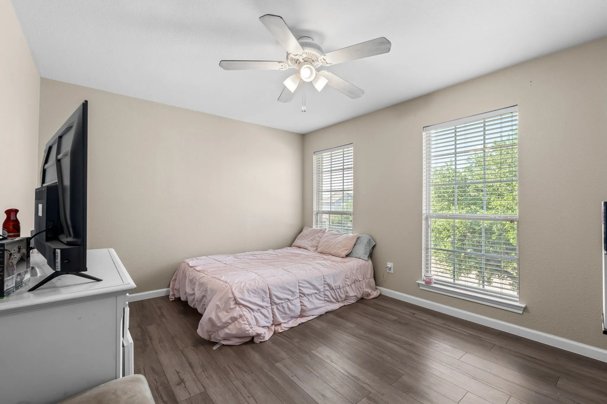 Single Family Residence For Sale in Denton County , 420 Goodnight Trail, Justin, Texas 76247, 4 Bedrooms, 3 Bathrooms, 2 Garage spaces, 2,314 Sqft, built in 2002, Preowned, Price $385,000, mls#21254576, Real Estate Agent in Justin, Homes For Sale in Denton county, Homes For Sale in Justin, Realtor in Justin Texas, Real Estate Brokerage Independent Realty Texas, Luminita Cordes Realtor