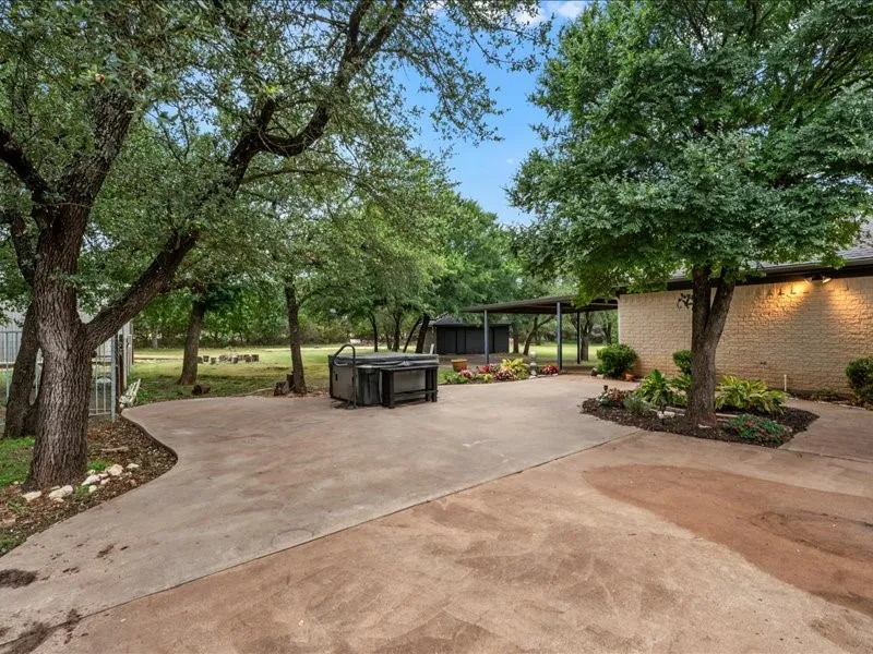 Single Family Residence For Sale in Mc Lennan County , 1072 Chapman Road, Crawford, Texas 76638, 3 Bedroom, 4 Bathroom, 3 Garage spaces, 2,935 Sqft, built in 1991, mls#21251981, Real Estate Agent in Crawford, Homes For Sale in Mc Lennan county, Homes For Sale in Crawford, Realtor in Crawford Texas, Real Estate Brokerage Independent Realty Texas, Luminita Cordes Realtor
