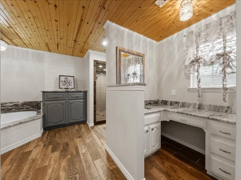 Single Family Residence For Sale in Mc Lennan County , 1072 Chapman Road, Crawford, Texas 76638, 3 Bedroom, 4 Bathroom, 3 Garage spaces, 2,935 Sqft, built in 1991, mls#21251981, Real Estate Agent in Crawford, Homes For Sale in Mc Lennan county, Homes For Sale in Crawford, Realtor in Crawford Texas, Real Estate Brokerage Independent Realty Texas, Luminita Cordes Realtor