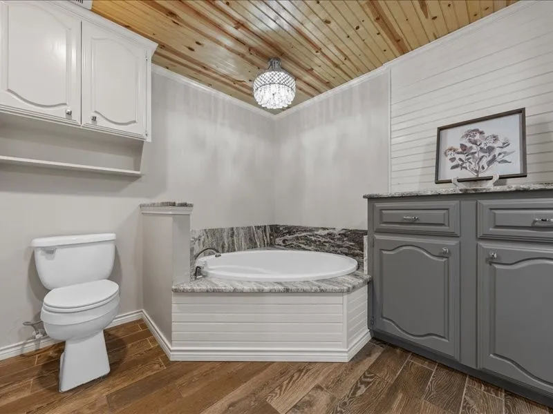Single Family Residence For Sale in Mc Lennan County , 1072 Chapman Road, Crawford, Texas 76638, 3 Bedroom, 4 Bathroom, 3 Garage spaces, 2,935 Sqft, built in 1991, mls#21251981, Real Estate Agent in Crawford, Homes For Sale in Mc Lennan county, Homes For Sale in Crawford, Realtor in Crawford Texas, Real Estate Brokerage Independent Realty Texas, Luminita Cordes Realtor