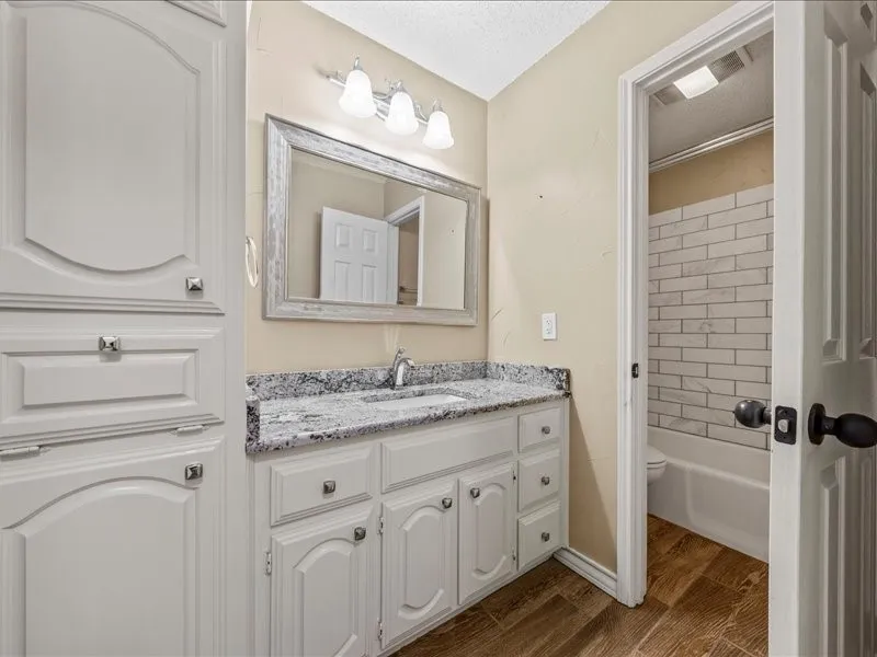 Single Family Residence For Sale in Mc Lennan County , 1072 Chapman Road, Crawford, Texas 76638, 3 Bedroom, 4 Bathroom, 3 Garage spaces, 2,935 Sqft, built in 1991, mls#21251981, Real Estate Agent in Crawford, Homes For Sale in Mc Lennan county, Homes For Sale in Crawford, Realtor in Crawford Texas, Real Estate Brokerage Independent Realty Texas, Luminita Cordes Realtor