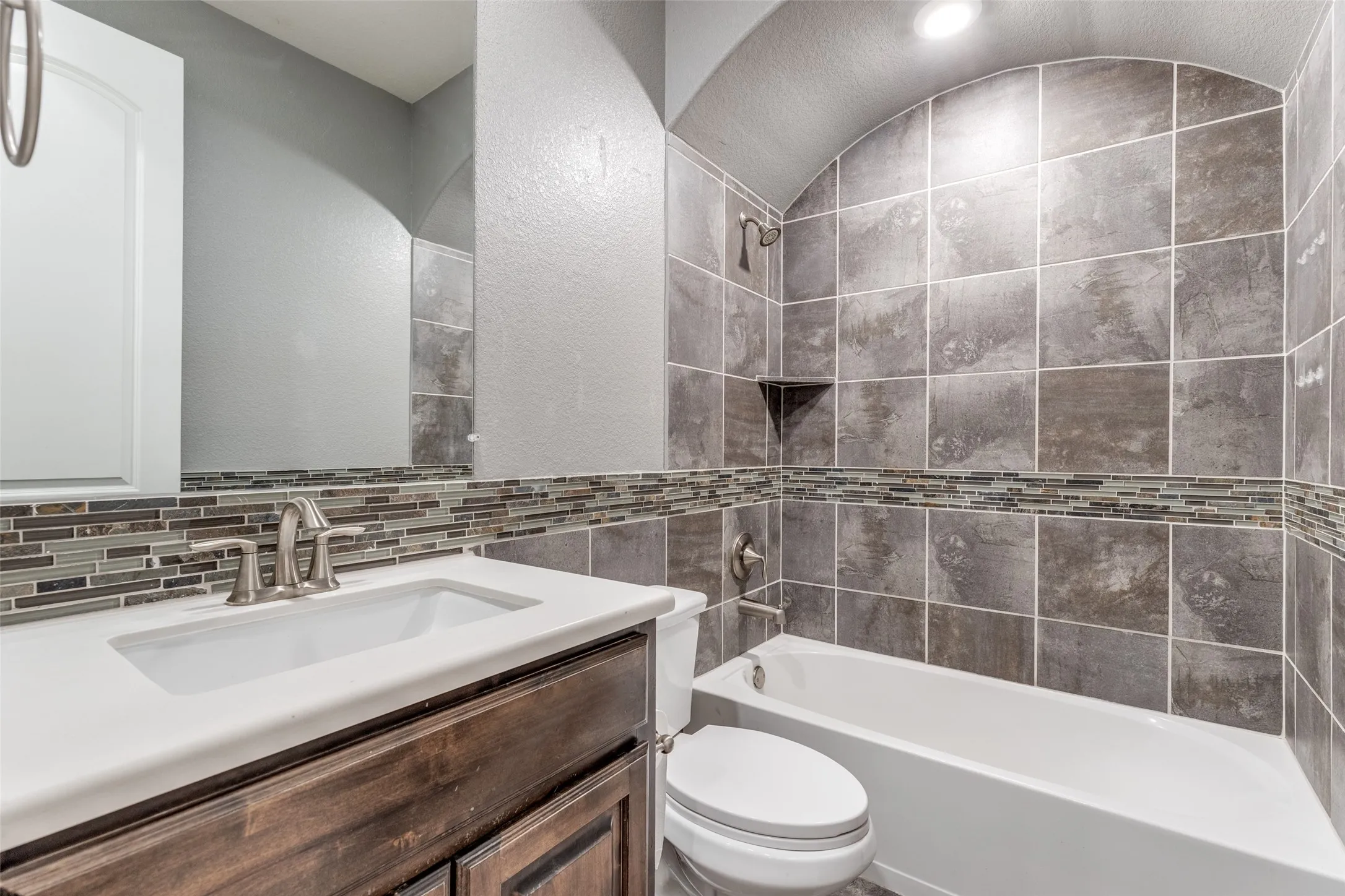Single Family Residence For Sale in Collin County , 1960 Tapadero Lane, Celina, Texas 75009, 5 Bedroom, 5 Bathroom, 3 Garage spaces, 4,135 Sqft, built in 2015, mls#21254086, Real Estate Agent in Celina, Homes For Sale in Collin county, Homes For Sale in Celina, Realtor in Celina Texas, Real Estate Brokerage Independent Realty Texas, Luminita Cordes Realtor