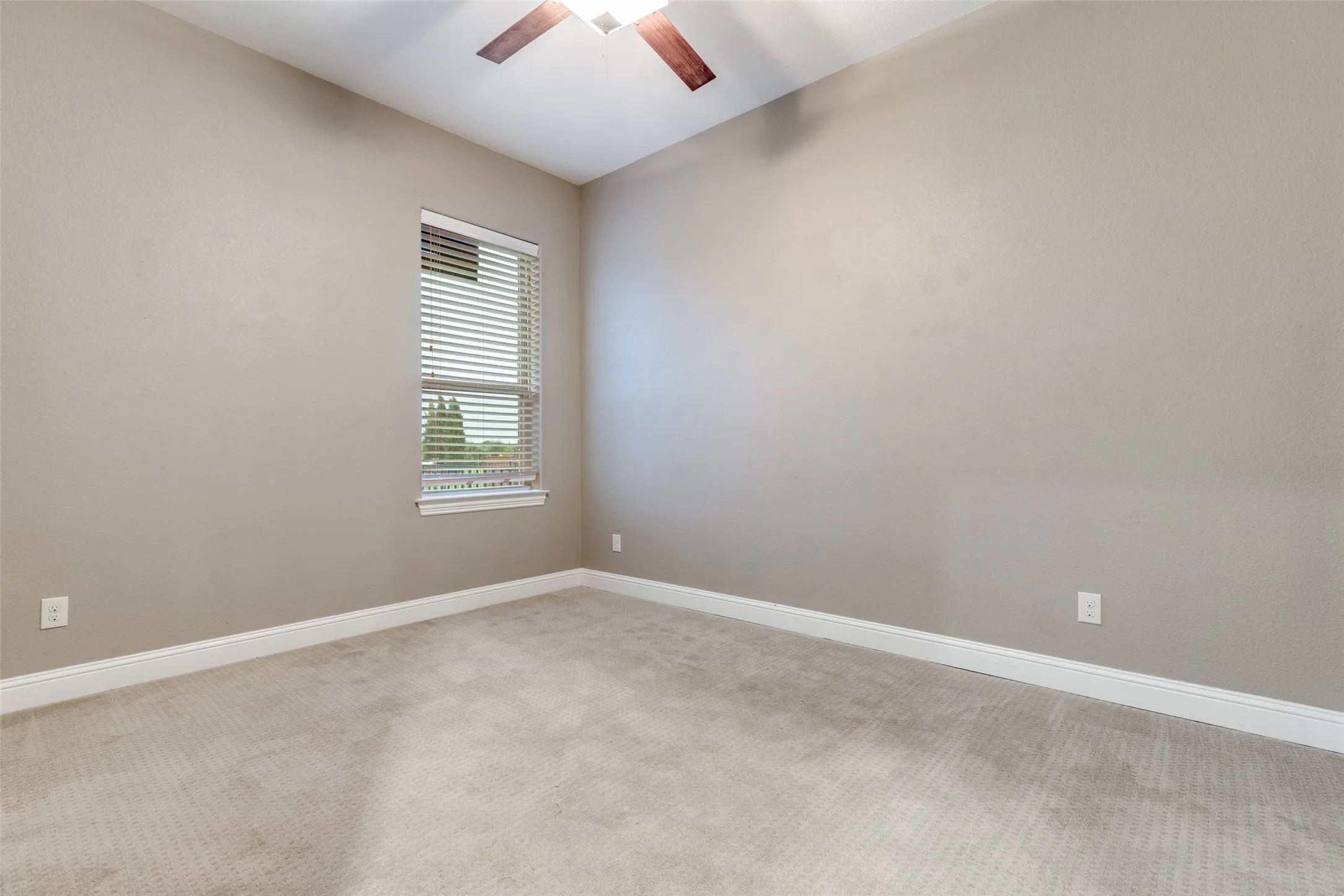 Single Family Residence For Sale in Collin County , 1960 Tapadero Lane, Celina, Texas 75009, 5 Bedroom, 5 Bathroom, 3 Garage spaces, 4,135 Sqft, built in 2015, mls#21254086, Real Estate Agent in Celina, Homes For Sale in Collin county, Homes For Sale in Celina, Realtor in Celina Texas, Real Estate Brokerage Independent Realty Texas, Luminita Cordes Realtor