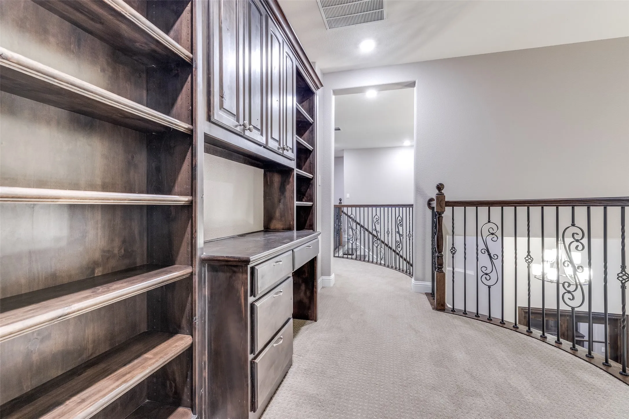 Single Family Residence For Sale in Collin County , 1960 Tapadero Lane, Celina, Texas 75009, 5 Bedroom, 5 Bathroom, 3 Garage spaces, 4,135 Sqft, built in 2015, mls#21254086, Real Estate Agent in Celina, Homes For Sale in Collin county, Homes For Sale in Celina, Realtor in Celina Texas, Real Estate Brokerage Independent Realty Texas, Luminita Cordes Realtor