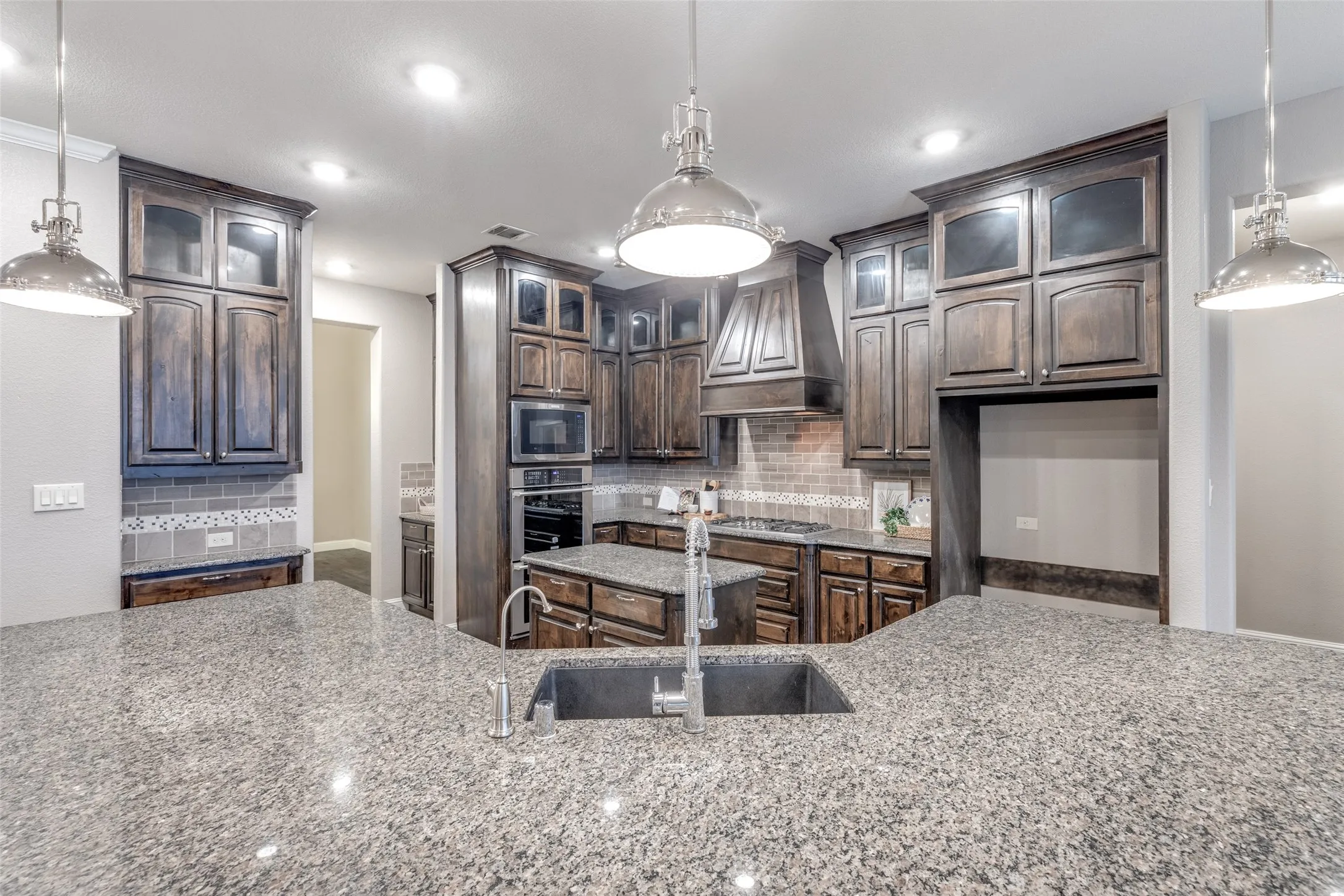 Single Family Residence For Sale in Collin County , 1960 Tapadero Lane, Celina, Texas 75009, 5 Bedroom, 5 Bathroom, 3 Garage spaces, 4,135 Sqft, built in 2015, mls#21254086, Real Estate Agent in Celina, Homes For Sale in Collin county, Homes For Sale in Celina, Realtor in Celina Texas, Real Estate Brokerage Independent Realty Texas, Luminita Cordes Realtor