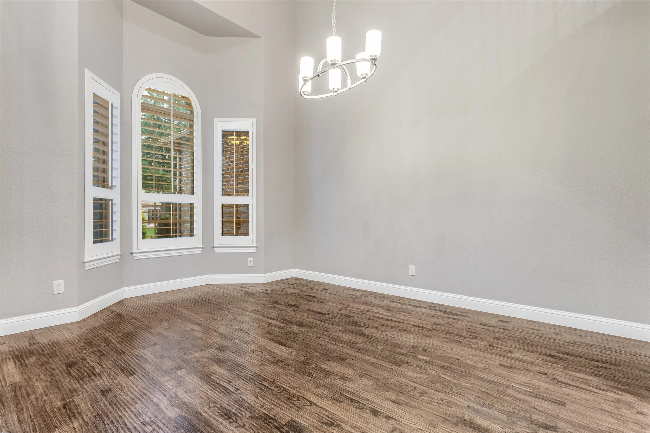 Single Family Residence For Sale in Collin County , 1960 Tapadero Lane, Celina, Texas 75009, 5 Bedroom, 5 Bathroom, 3 Garage spaces, 4,135 Sqft, built in 2015, mls#21254086, Real Estate Agent in Celina, Homes For Sale in Collin county, Homes For Sale in Celina, Realtor in Celina Texas, Real Estate Brokerage Independent Realty Texas, Luminita Cordes Realtor