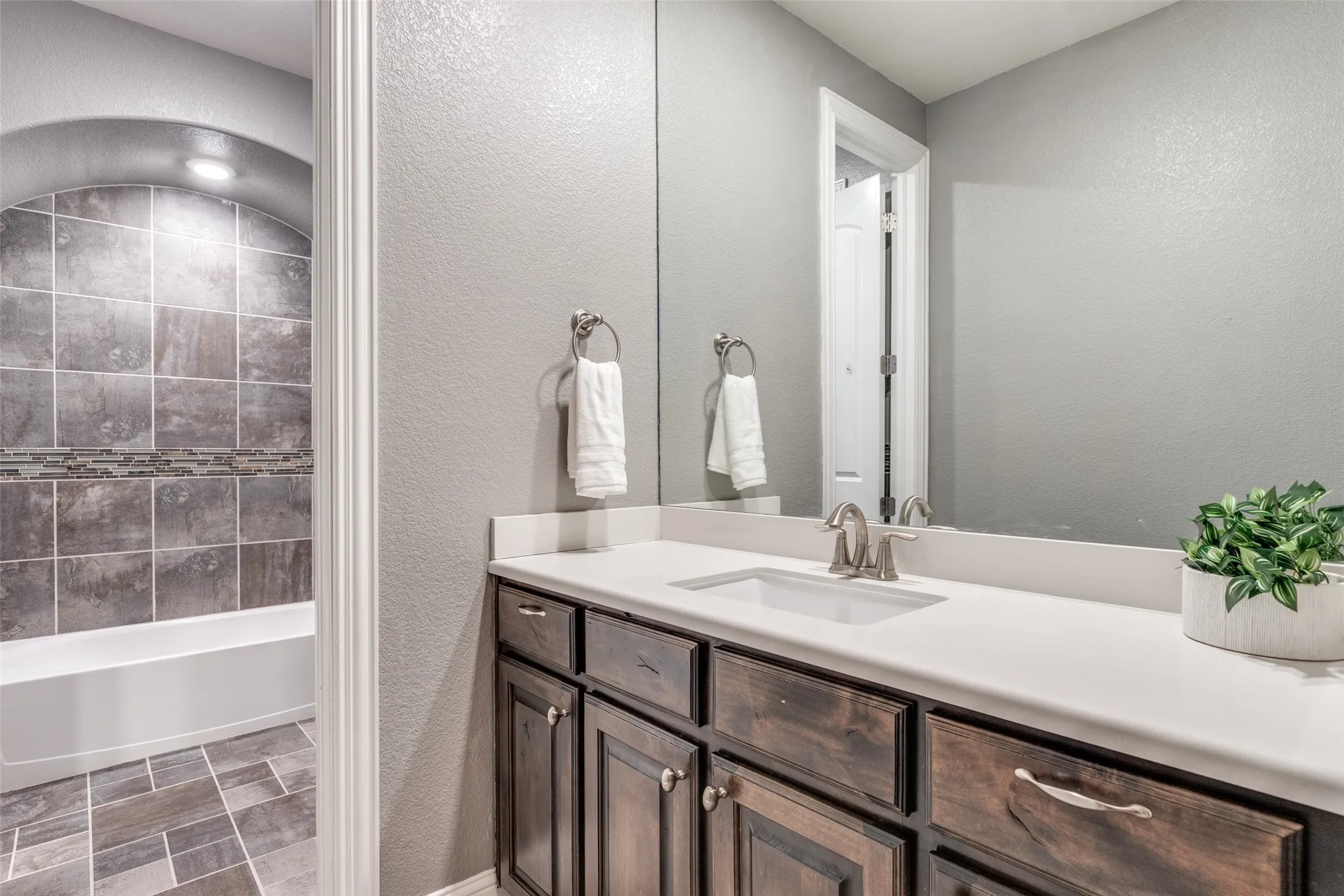 Single Family Residence For Sale in Collin County , 1960 Tapadero Lane, Celina, Texas 75009, 5 Bedroom, 5 Bathroom, 3 Garage spaces, 4,135 Sqft, built in 2015, mls#21254086, Real Estate Agent in Celina, Homes For Sale in Collin county, Homes For Sale in Celina, Realtor in Celina Texas, Real Estate Brokerage Independent Realty Texas, Luminita Cordes Realtor