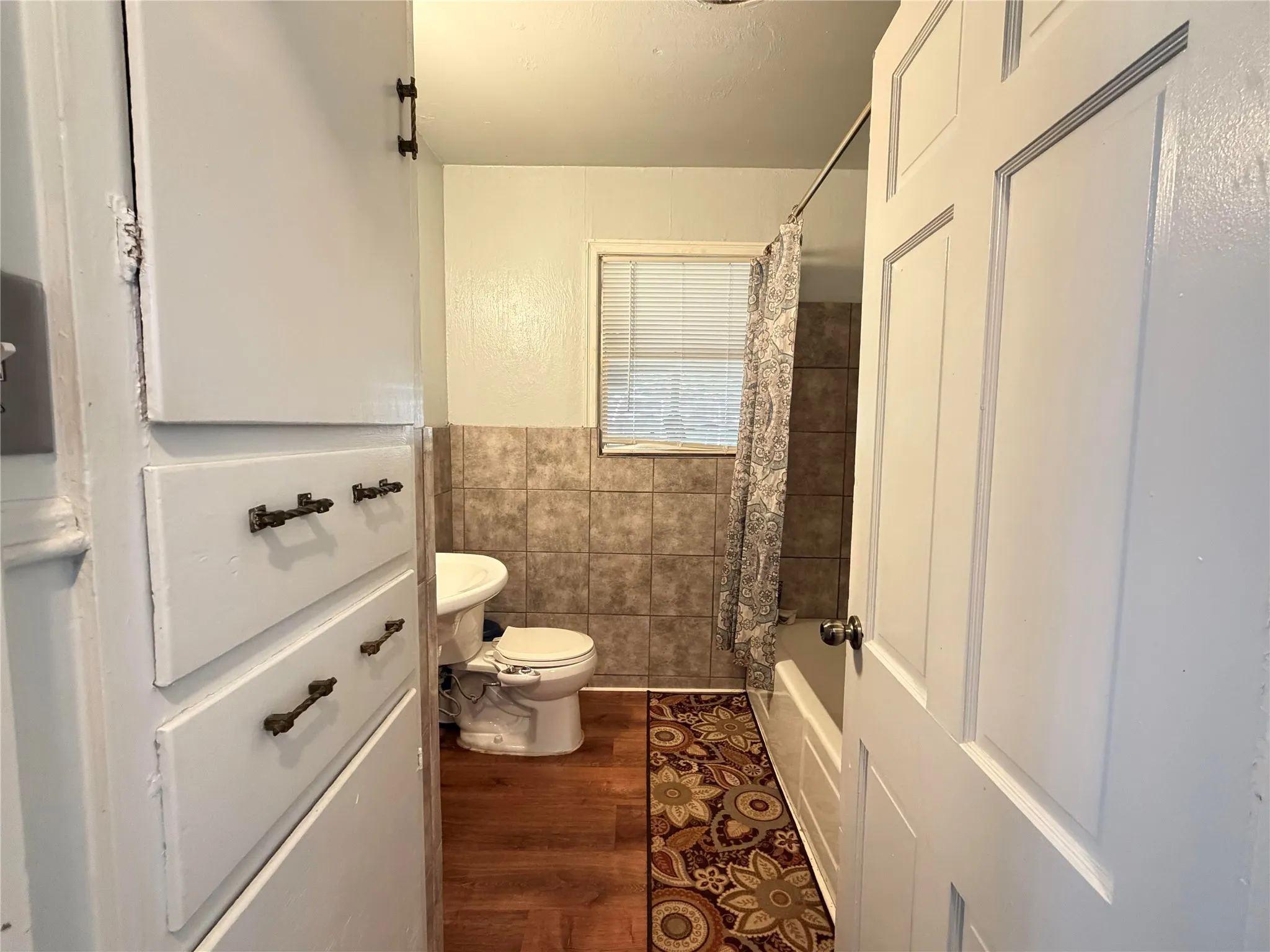 Single Family Residence For Sale in Grayson County , 605 E Morton Street, Denison, Texas 75021, 2 Bedroom, 1 Bathroom, 1 Garage spaces, 914 Sqft, built in 1945, mls#21254556, Real Estate Agent in Denison, Homes For Sale in Grayson county, Homes For Sale in Denison, Realtor in Denison Texas, Real Estate Brokerage Independent Realty Texas, Luminita Cordes Realtor