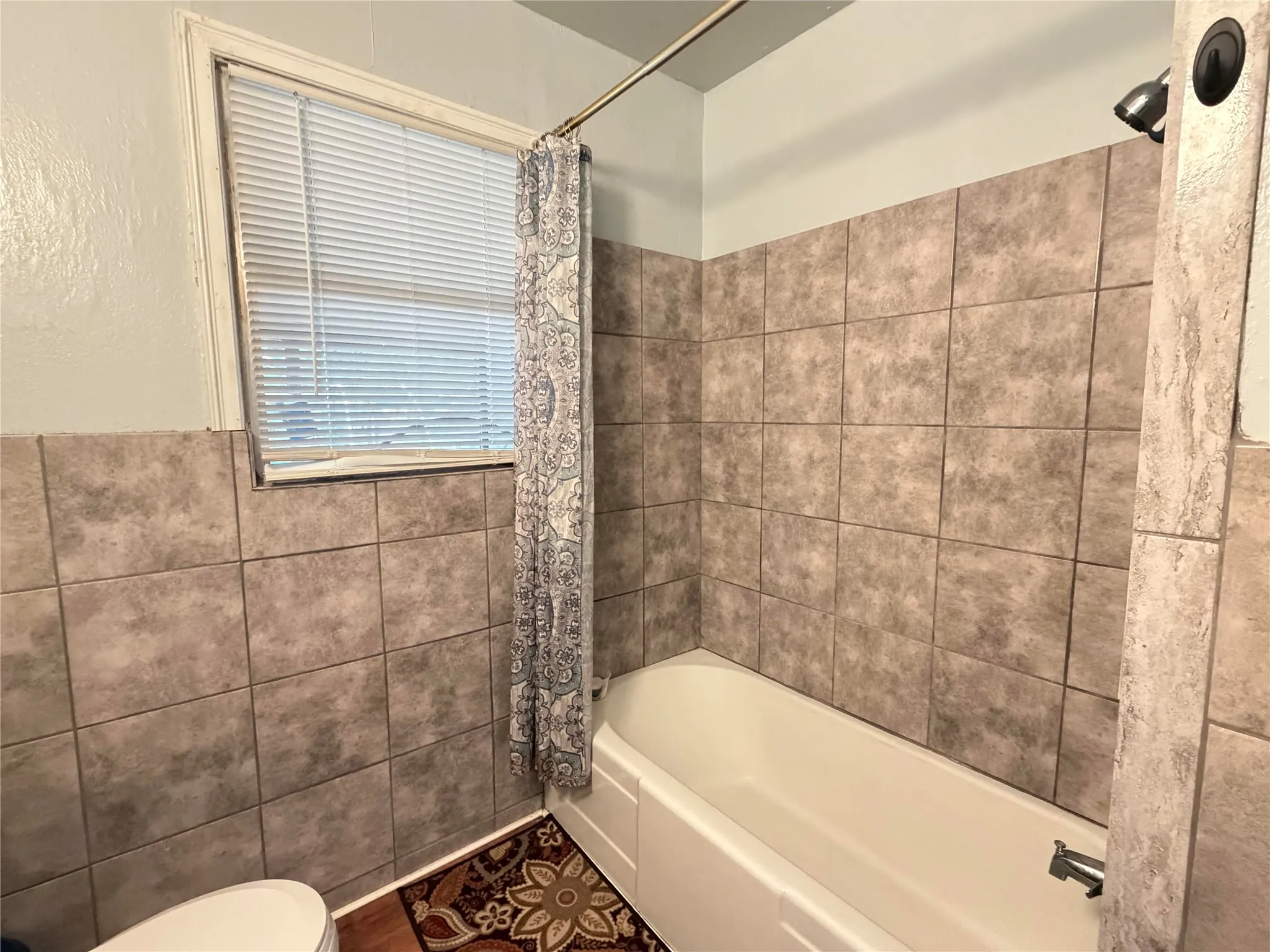 Single Family Residence For Sale in Grayson County , 605 E Morton Street, Denison, Texas 75021, 2 Bedroom, 1 Bathroom, 1 Garage spaces, 914 Sqft, built in 1945, mls#21254556, Real Estate Agent in Denison, Homes For Sale in Grayson county, Homes For Sale in Denison, Realtor in Denison Texas, Real Estate Brokerage Independent Realty Texas, Luminita Cordes Realtor