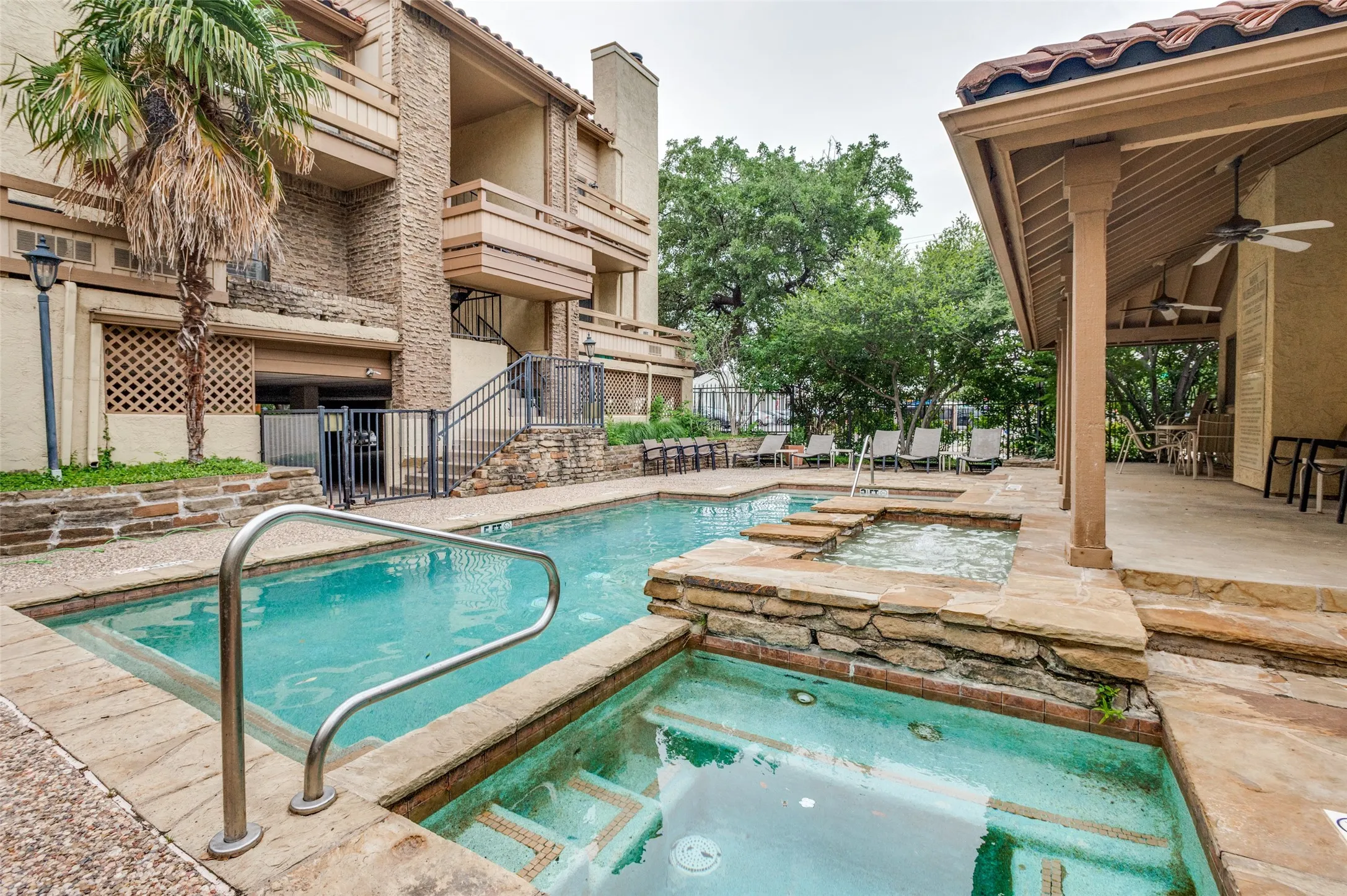 Condominium For Sale in Dallas County , 7640 W Greenway Boulevard 5K, Dallas, Texas 75209, 1 Bedroom, 2 Bathroom, Garage spaces, 808 Sqft, built in 1982, mls#21249765, Real Estate Agent in Dallas, Homes For Sale in Dallas county, Homes For Sale in Dallas, Realtor in Dallas Texas, Real Estate Brokerage Independent Realty Texas, Luminita Cordes Realtor