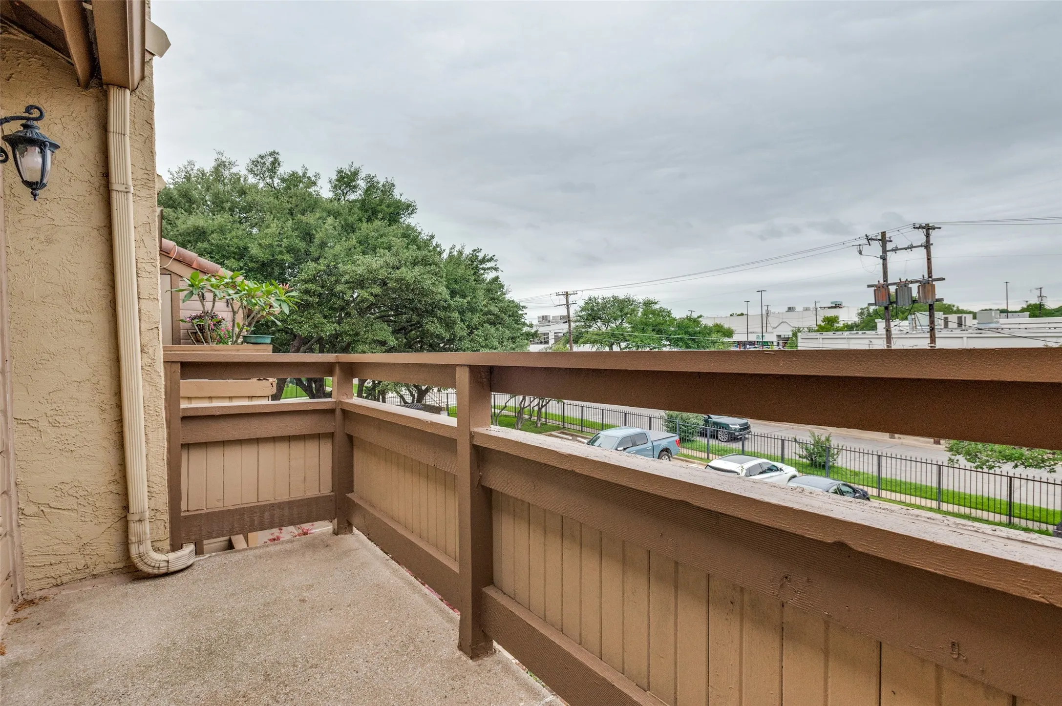 Condominium For Sale in Dallas County , 7640 W Greenway Boulevard 5K, Dallas, Texas 75209, 1 Bedroom, 2 Bathroom, Garage spaces, 808 Sqft, built in 1982, mls#21249765, Real Estate Agent in Dallas, Homes For Sale in Dallas county, Homes For Sale in Dallas, Realtor in Dallas Texas, Real Estate Brokerage Independent Realty Texas, Luminita Cordes Realtor