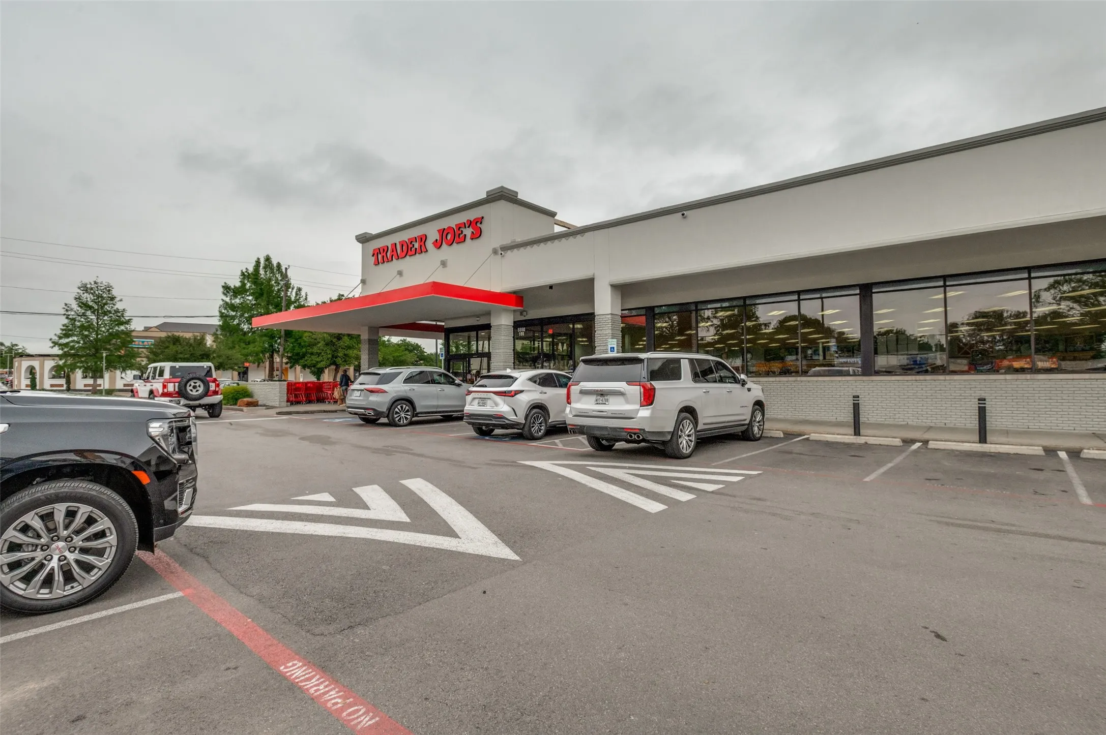 Condominium For Sale in Dallas County , 7640 W Greenway Boulevard 5K, Dallas, Texas 75209, 1 Bedroom, 2 Bathroom, Garage spaces, 808 Sqft, built in 1982, mls#21249765, Real Estate Agent in Dallas, Homes For Sale in Dallas county, Homes For Sale in Dallas, Realtor in Dallas Texas, Real Estate Brokerage Independent Realty Texas, Luminita Cordes Realtor