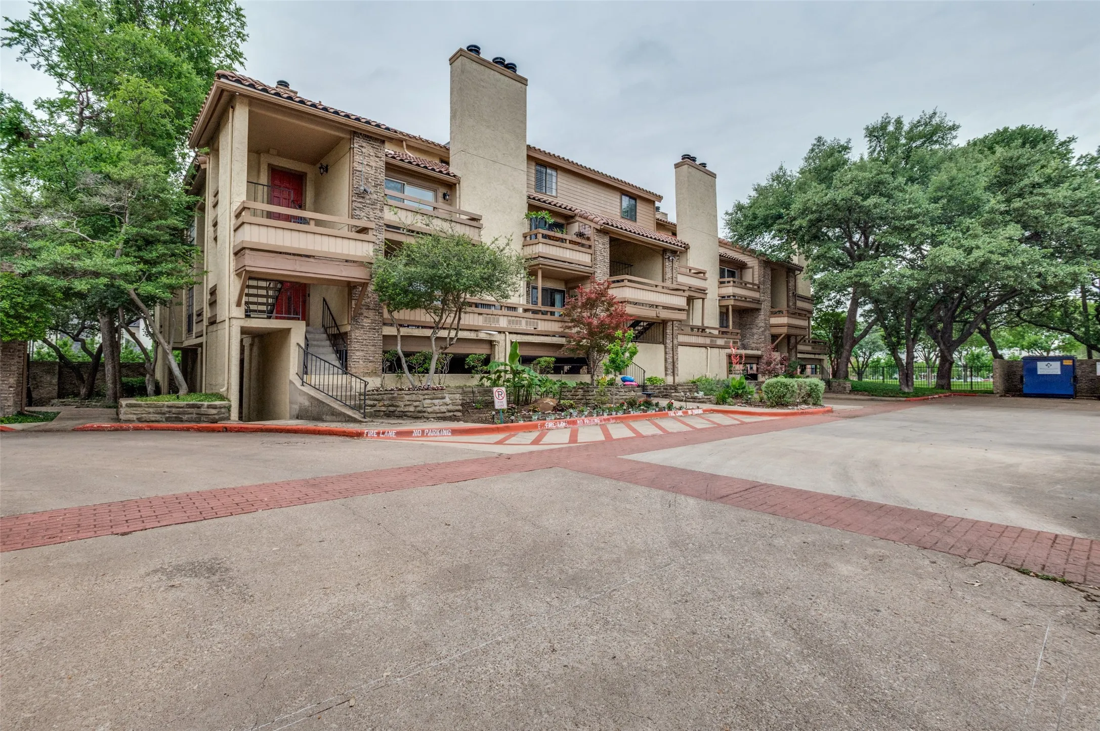 Condominium For Sale in Dallas County , 7640 W Greenway Boulevard 5K, Dallas, Texas 75209, 1 Bedroom, 2 Bathroom, Garage spaces, 808 Sqft, built in 1982, mls#21249765, Real Estate Agent in Dallas, Homes For Sale in Dallas county, Homes For Sale in Dallas, Realtor in Dallas Texas, Real Estate Brokerage Independent Realty Texas, Luminita Cordes Realtor