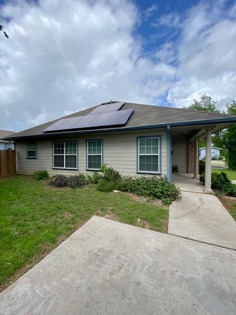 Access to house from driveway