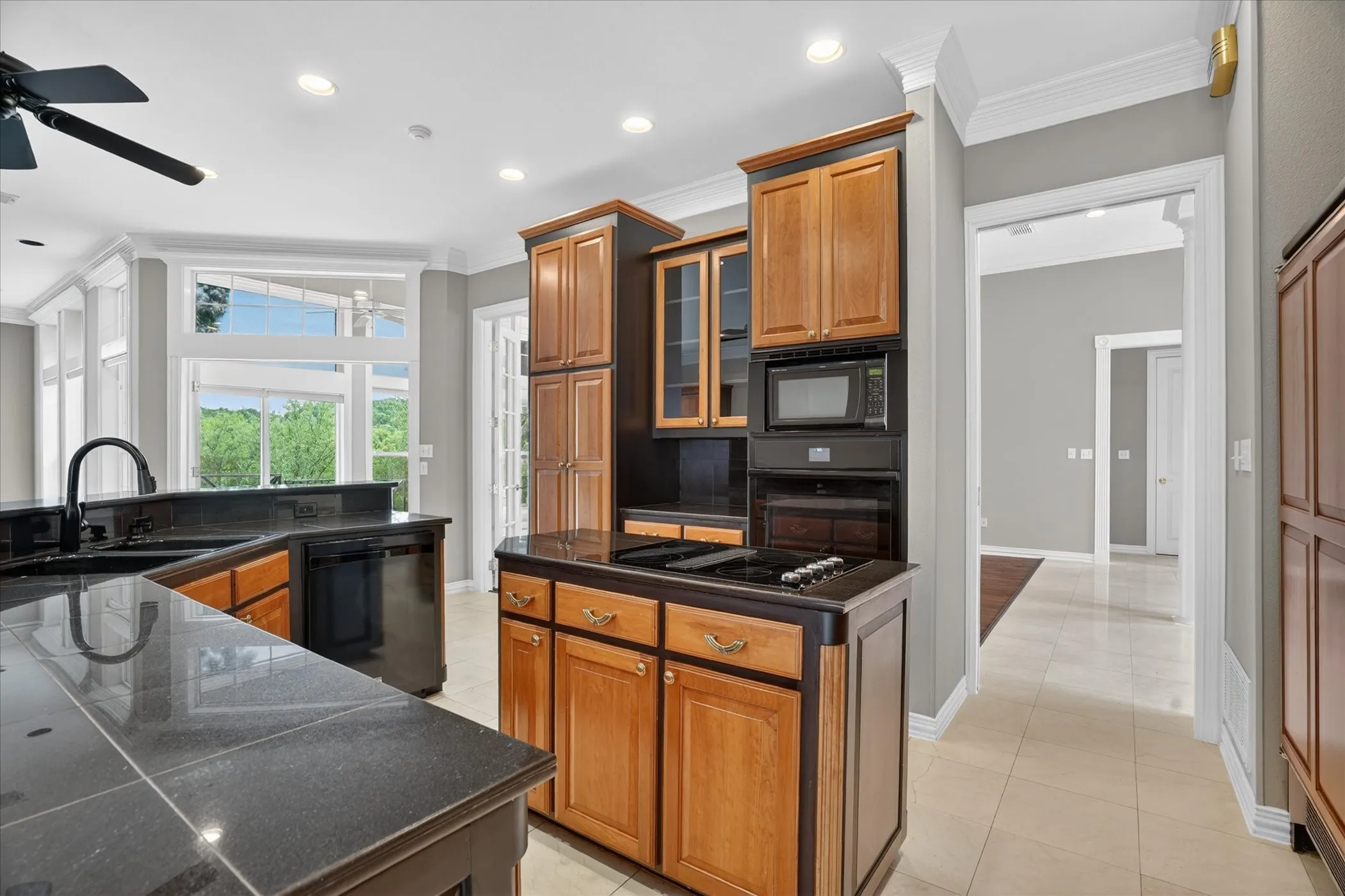 Single Family Residence For Sale in Hood County , 9704 Ravenswood Road, Granbury, Texas 76049, 4 Bedrooms, 4 Bathrooms, 2 Garage spaces, 3,234 Sqft, built in 1996, Preowned, Price $940,000, mls#21234367, Real Estate Agent in Granbury, Homes For Sale in Hood county, Homes For Sale in Granbury, Realtor in Granbury Texas, Real Estate Brokerage Independent Realty Texas, Luminita Cordes Realtor