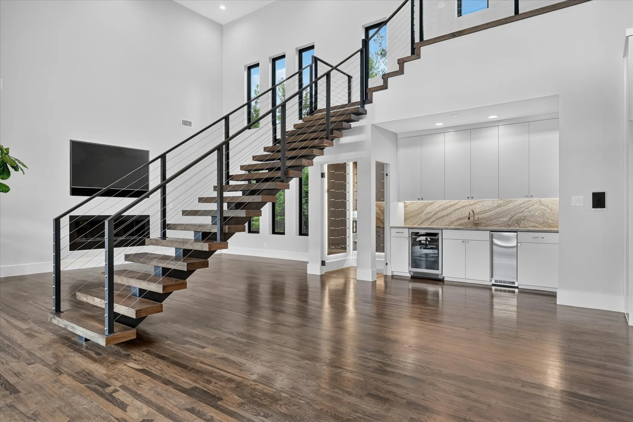 Single Family Residence For Sale in Dallas County , 6615 GREEN KNOLL Drive, Dallas, Texas 75230, 4 Bedroom, 4 Bathroom, 2 Garage spaces, 3,748 Sqft, built in 2018, Preowned, mls#21256029, Real Estate Agent in Dallas, Homes For Sale in Dallas county, Homes For Sale in Dallas, Realtor in Dallas Texas, Real Estate Brokerage Independent Realty Texas, Luminita Cordes Realtor
