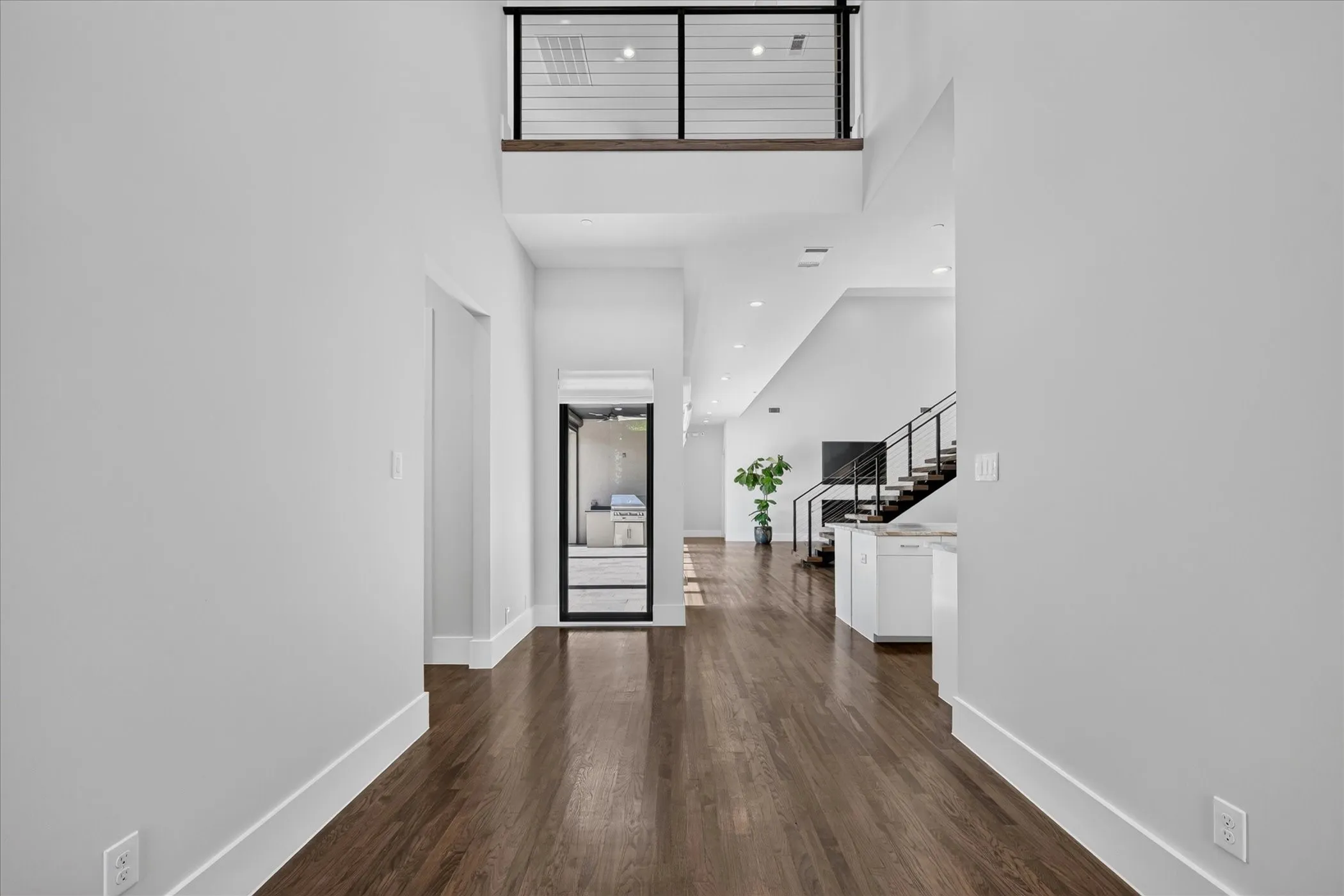 Single Family Residence For Sale in Dallas County , 6615 GREEN KNOLL Drive, Dallas, Texas 75230, 4 Bedroom, 4 Bathroom, 2 Garage spaces, 3,748 Sqft, built in 2018, Preowned, mls#21256029, Real Estate Agent in Dallas, Homes For Sale in Dallas county, Homes For Sale in Dallas, Realtor in Dallas Texas, Real Estate Brokerage Independent Realty Texas, Luminita Cordes Realtor