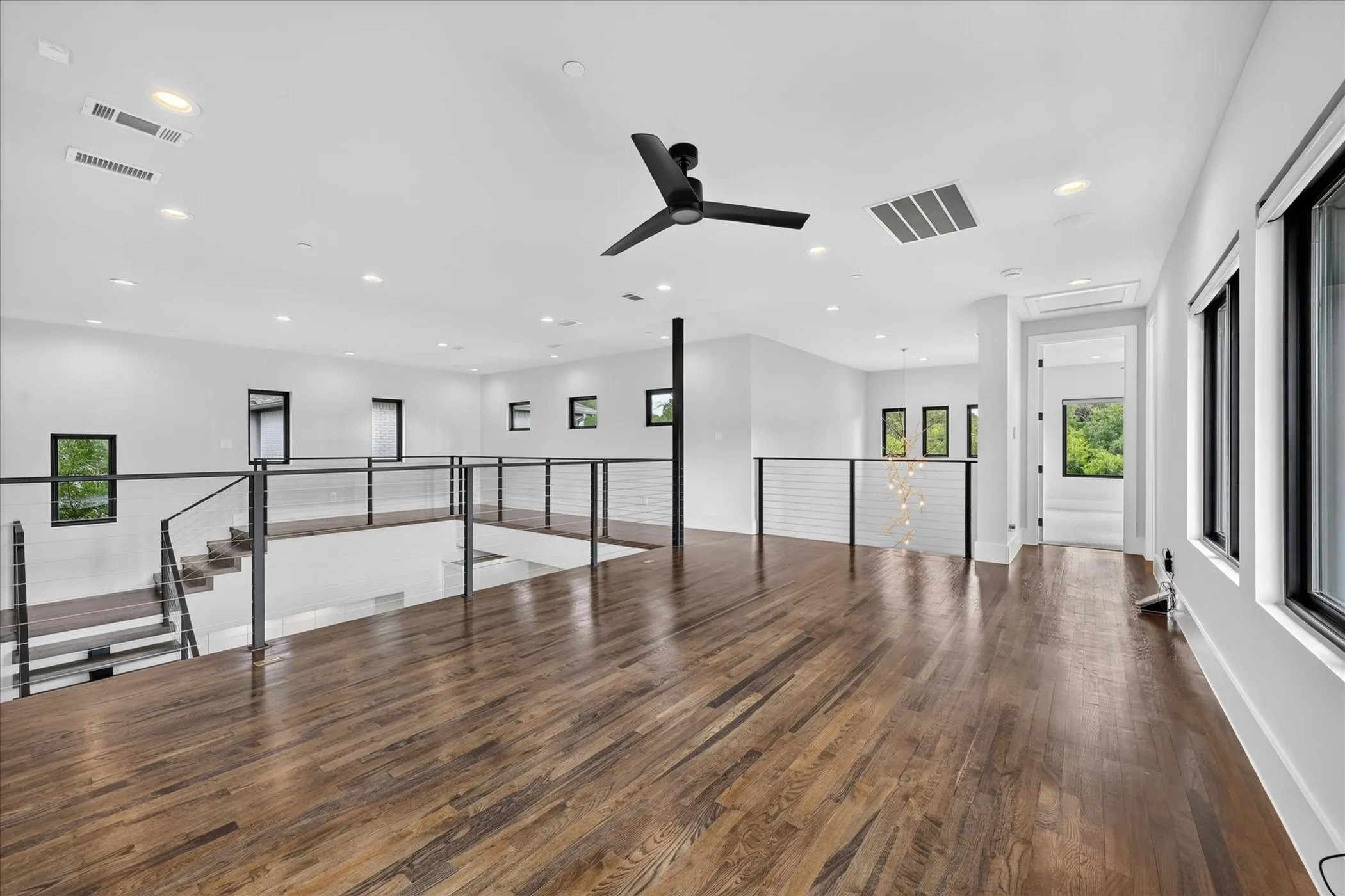 Single Family Residence For Sale in Dallas County , 6615 GREEN KNOLL Drive, Dallas, Texas 75230, 4 Bedroom, 4 Bathroom, 2 Garage spaces, 3,748 Sqft, built in 2018, Preowned, mls#21256029, Real Estate Agent in Dallas, Homes For Sale in Dallas county, Homes For Sale in Dallas, Realtor in Dallas Texas, Real Estate Brokerage Independent Realty Texas, Luminita Cordes Realtor