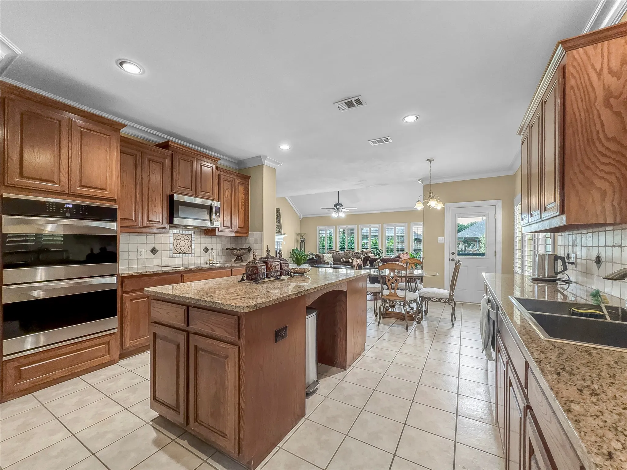 Single Family Residence For Sale in Tarrant County , 6951 Sea Harbor Drive, Grand Prairie, Texas 75054, 4 Bedroom, 4 Bathroom, 2 Garage spaces, 3,948 Sqft, built in 2008, Preowned, mls#21256030, Real Estate Agent in Grand Prairie, Homes For Sale in Tarrant county, Homes For Sale in Grand Prairie, Realtor in Grand Prairie Texas, Real Estate Brokerage Independent Realty Texas, Luminita Cordes Realtor