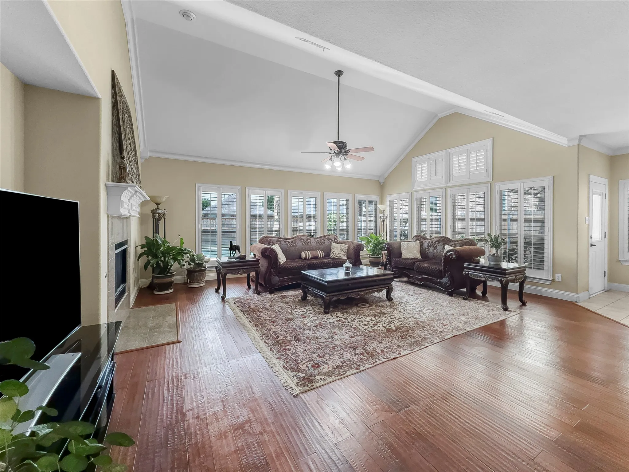 Single Family Residence For Sale in Tarrant County , 6951 Sea Harbor Drive, Grand Prairie, Texas 75054, 4 Bedroom, 4 Bathroom, 2 Garage spaces, 3,948 Sqft, built in 2008, Preowned, mls#21256030, Real Estate Agent in Grand Prairie, Homes For Sale in Tarrant county, Homes For Sale in Grand Prairie, Realtor in Grand Prairie Texas, Real Estate Brokerage Independent Realty Texas, Luminita Cordes Realtor
