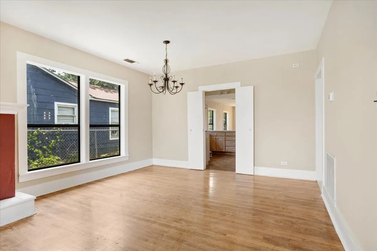 Single Family Residence For Sale in Grayson County , 726 W Texas, Denison, Texas 75020, 4 Bedroom, 3 Bathroom, 1 Garage spaces, 1,408 Sqft, built in 1930, mls#21251699, Real Estate Agent in Denison, Homes For Sale in Grayson county, Homes For Sale in Denison, Realtor in Denison Texas, Real Estate Brokerage Independent Realty Texas, Luminita Cordes Realtor