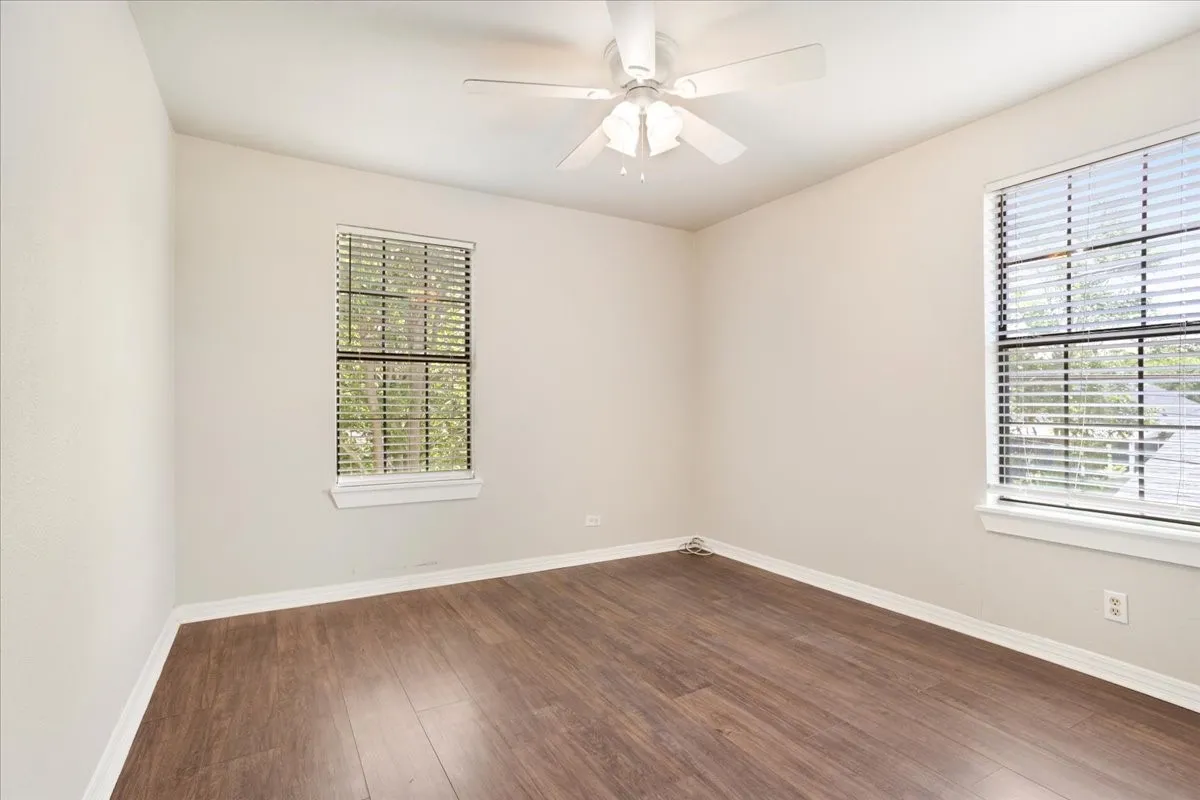 Single Family Residence For Sale in Grayson County , 726 W Texas, Denison, Texas 75020, 4 Bedroom, 3 Bathroom, 1 Garage spaces, 1,408 Sqft, built in 1930, mls#21251699, Real Estate Agent in Denison, Homes For Sale in Grayson county, Homes For Sale in Denison, Realtor in Denison Texas, Real Estate Brokerage Independent Realty Texas, Luminita Cordes Realtor