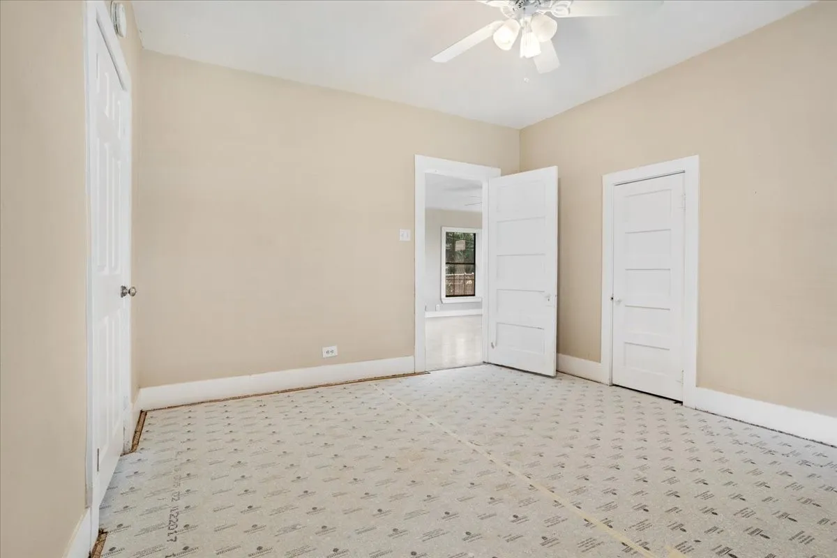 Single Family Residence For Sale in Grayson County , 726 W Texas, Denison, Texas 75020, 4 Bedroom, 3 Bathroom, 1 Garage spaces, 1,408 Sqft, built in 1930, mls#21251699, Real Estate Agent in Denison, Homes For Sale in Grayson county, Homes For Sale in Denison, Realtor in Denison Texas, Real Estate Brokerage Independent Realty Texas, Luminita Cordes Realtor