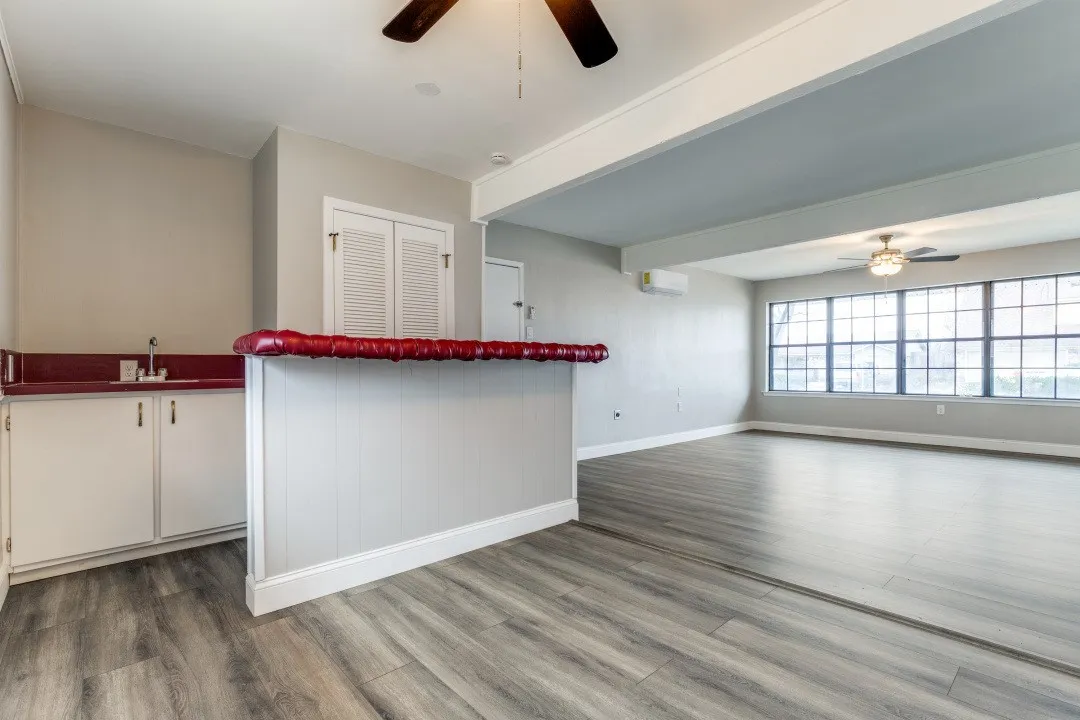 Single Family Residence For Sale in Dallas County , 12304 High Meadow Drive, Dallas, Texas 75234, 3 Bedroom, 2 Bathroom, Garage spaces, 2,205 Sqft, built in 1962, Preowned, mls#21253809, Real Estate Agent in Dallas, Homes For Sale in Dallas county, Homes For Sale in Dallas, Realtor in Dallas Texas, Real Estate Brokerage Independent Realty Texas, Luminita Cordes Realtor