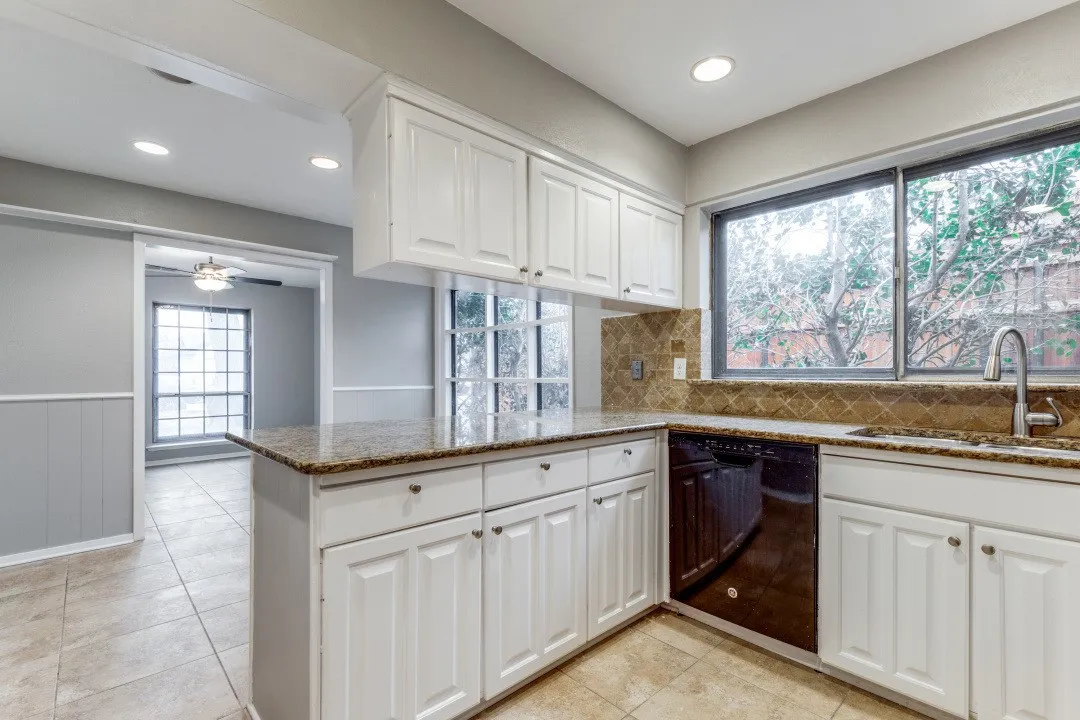 Single Family Residence For Sale in Dallas County , 12304 High Meadow Drive, Dallas, Texas 75234, 3 Bedroom, 2 Bathroom, Garage spaces, 2,205 Sqft, built in 1962, Preowned, mls#21253809, Real Estate Agent in Dallas, Homes For Sale in Dallas county, Homes For Sale in Dallas, Realtor in Dallas Texas, Real Estate Brokerage Independent Realty Texas, Luminita Cordes Realtor