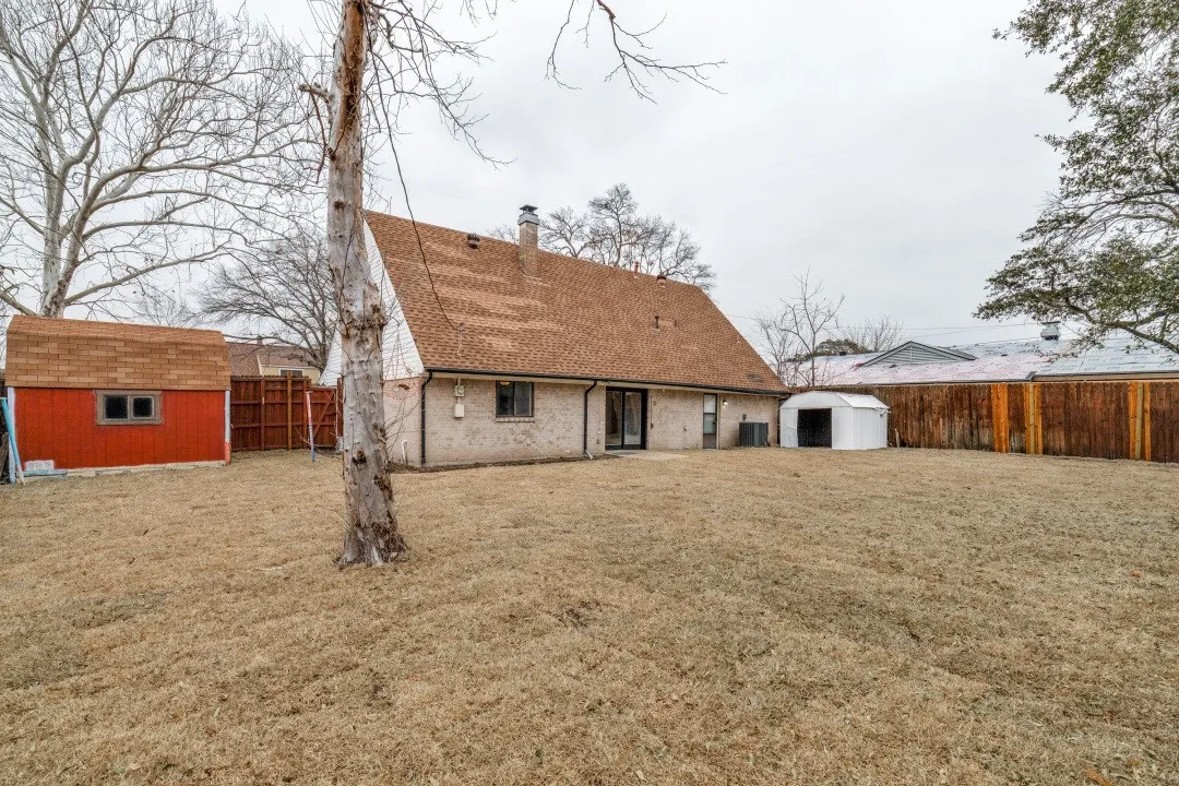 Single Family Residence For Sale in Dallas County , 12304 High Meadow Drive, Dallas, Texas 75234, 3 Bedroom, 2 Bathroom, Garage spaces, 2,205 Sqft, built in 1962, Preowned, mls#21253809, Real Estate Agent in Dallas, Homes For Sale in Dallas county, Homes For Sale in Dallas, Realtor in Dallas Texas, Real Estate Brokerage Independent Realty Texas, Luminita Cordes Realtor